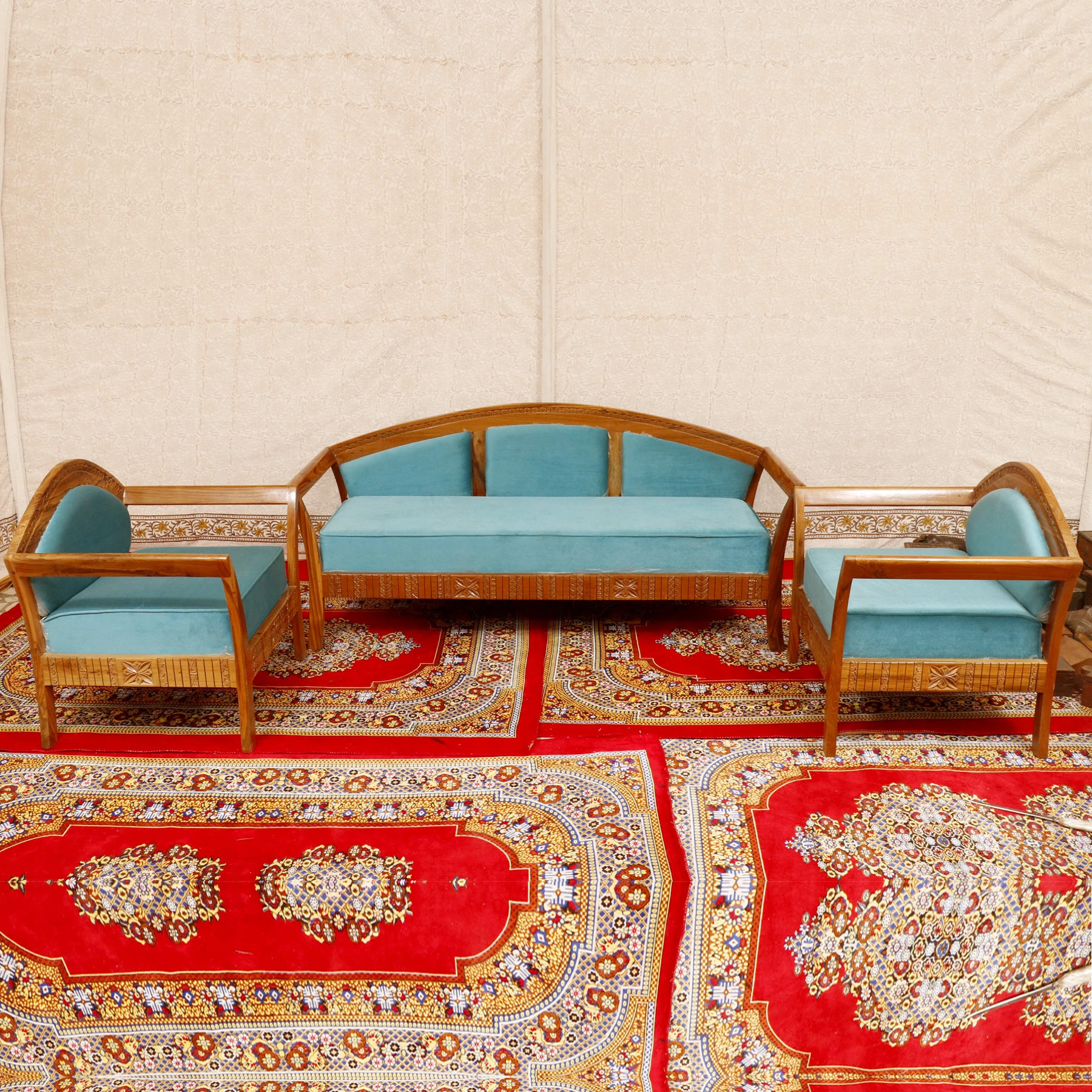 5 Benefits of Choosing Teak Wood Furniture