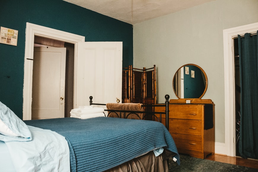 Spruce Your Space Up with These Wooden Mirror Frame Designs