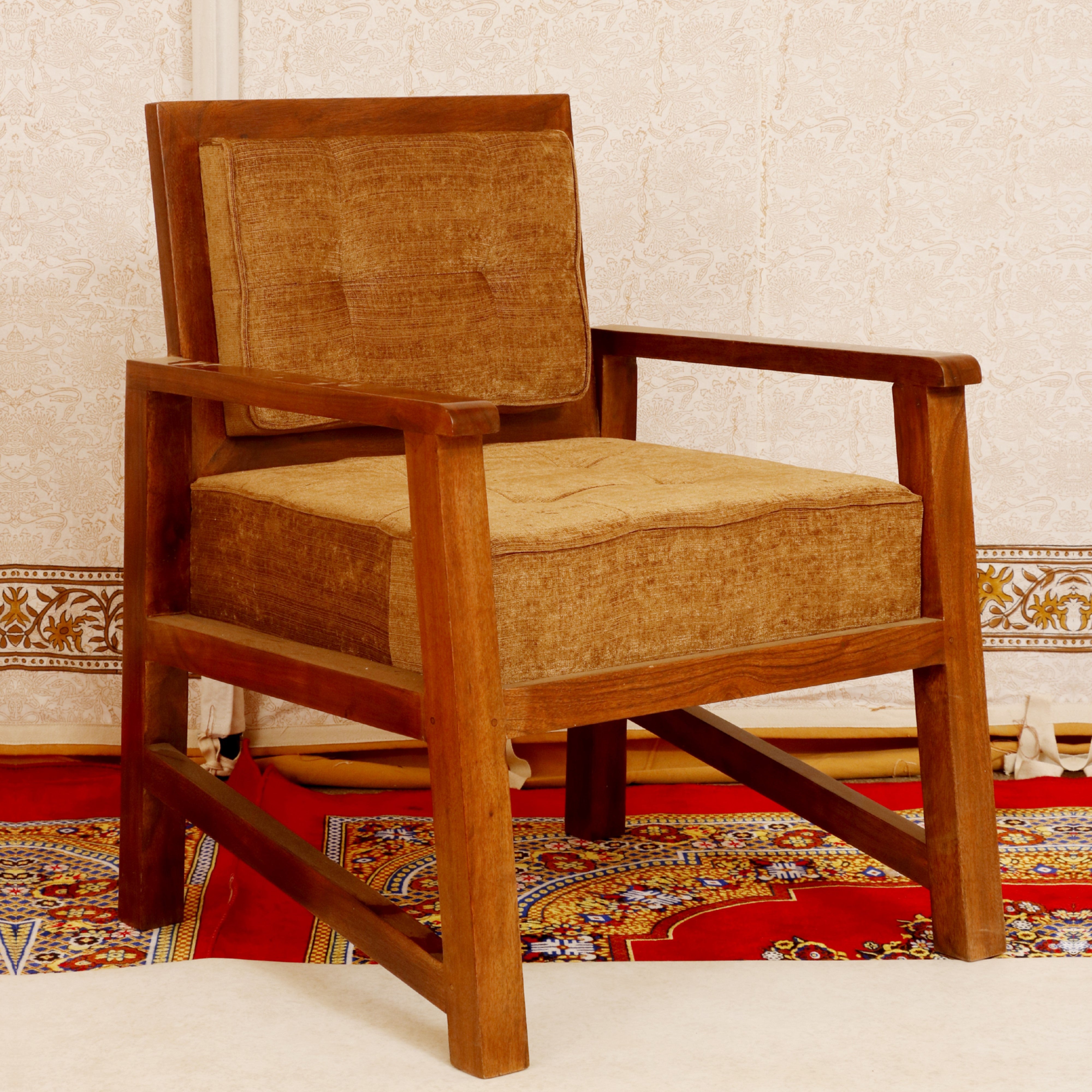 Classical Single Seater Relax Handmade Wooden Sofa Arm Chair