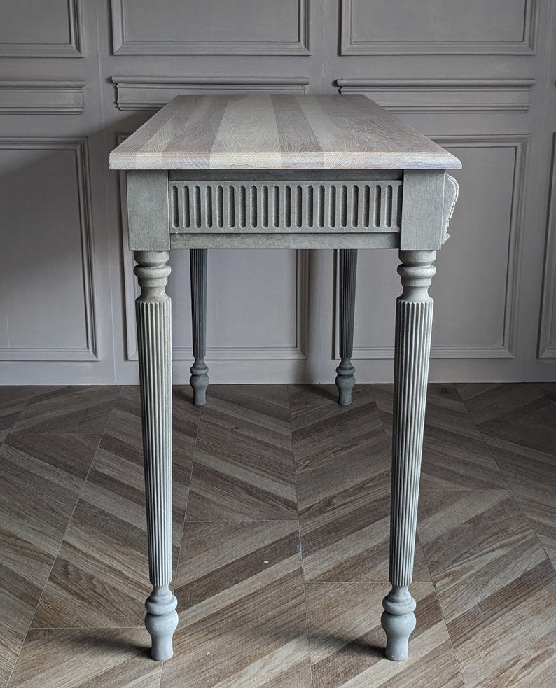 Grand Console Table with Fluted Frieze and Central Rosette Medallion Console Table