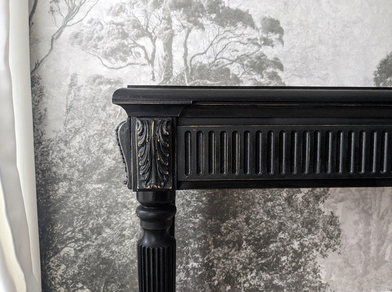 Sophisticated Black Console Table with Fluted Frieze and Turned Legs Console Table