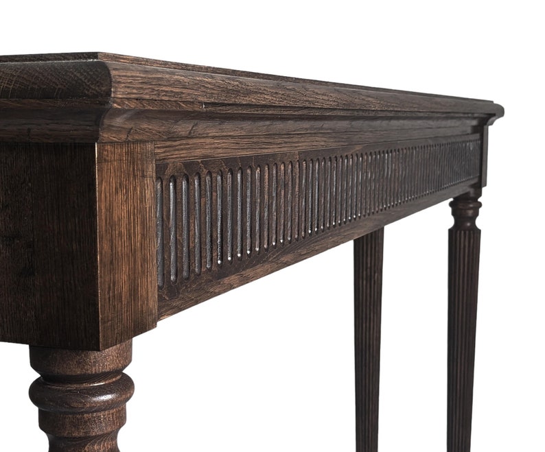 Classic Dark Wood Console Table - Fluted Design with Traditional Elegance Console Table