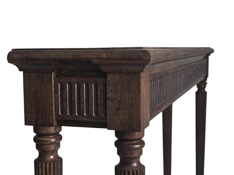 Classic Dark Wood Console Table - Fluted Design with Traditional Elegance Console Table