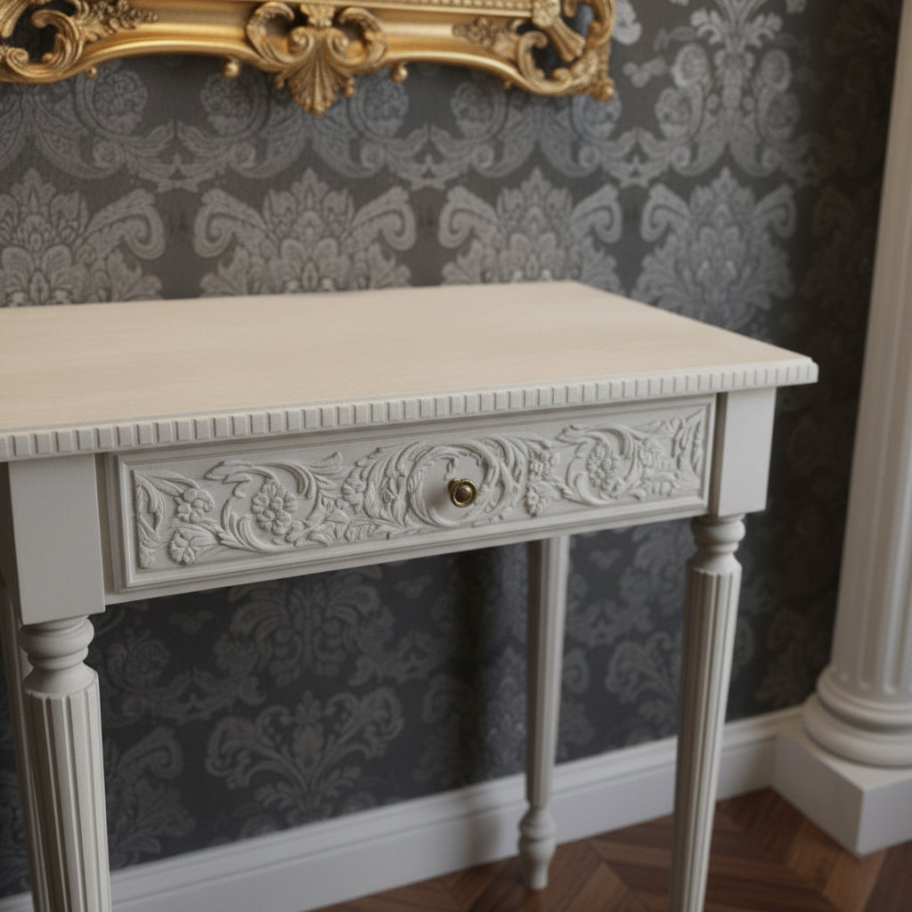 Elegant Console Table with Hand-Carved Drawer and Fluted Columns Console Table