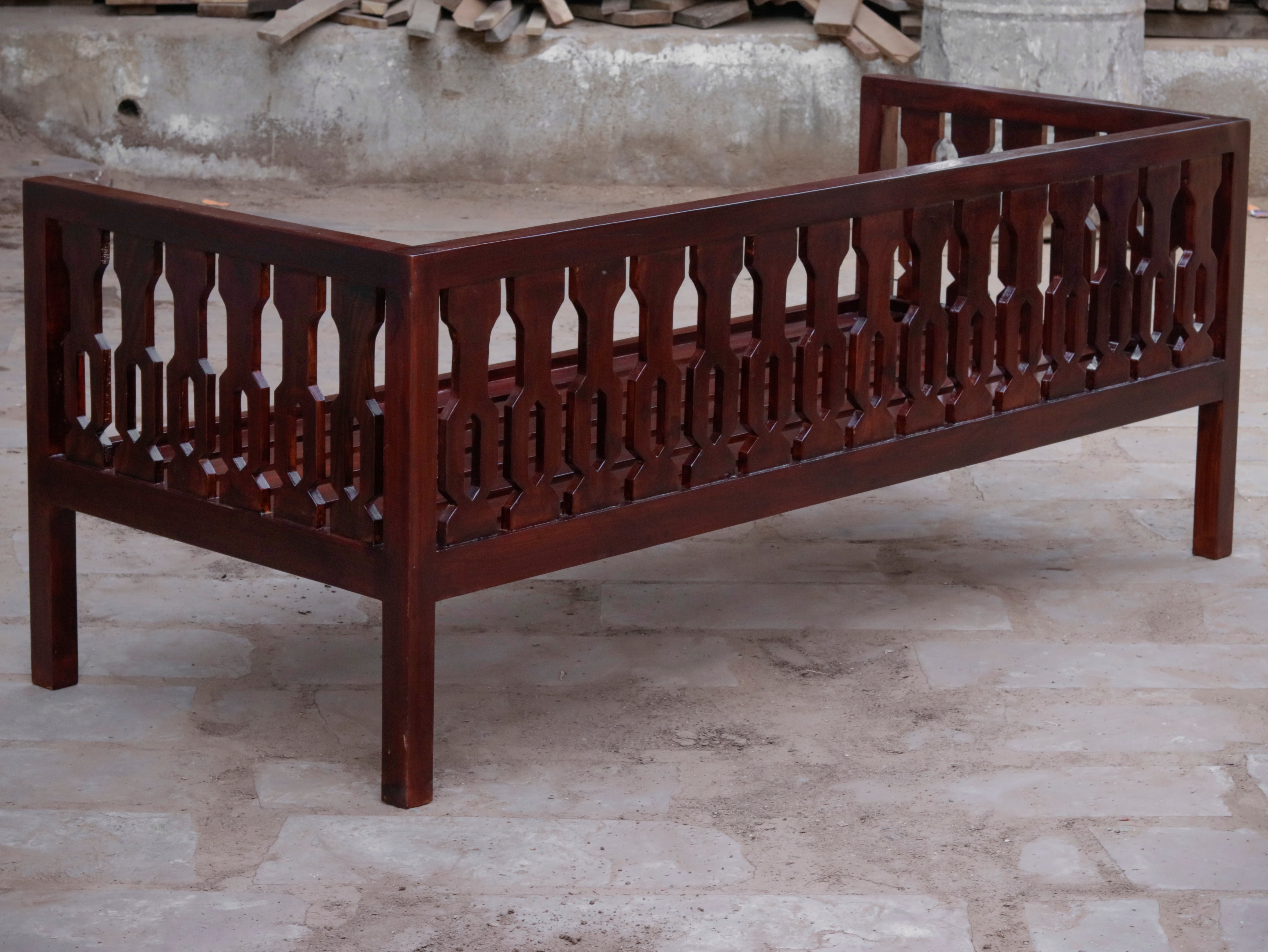 Vintage Classic Mahogany Finish Handmade Wooden Daybed Sofa Sofa