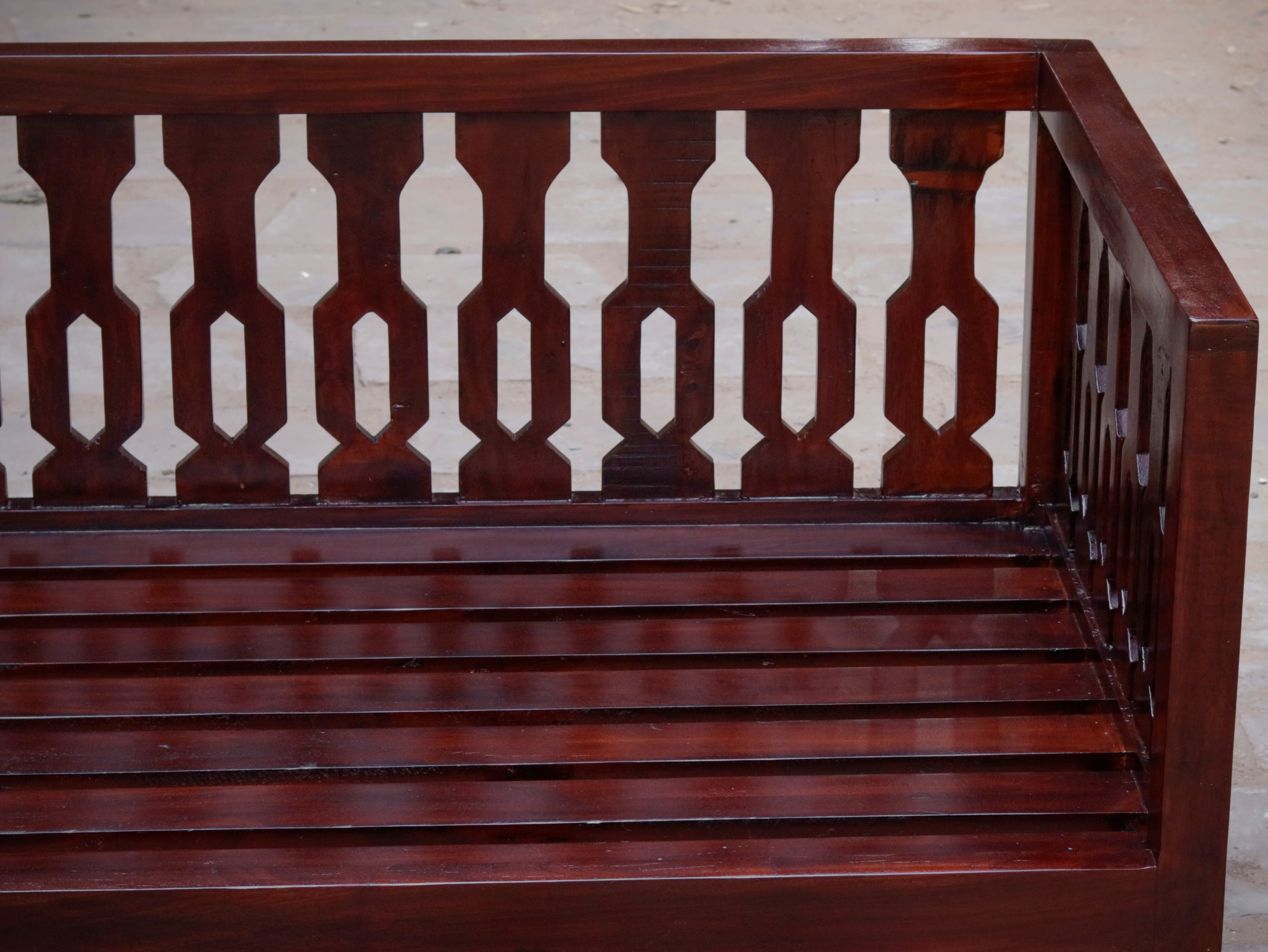 Vintage Classic Mahogany Finish Handmade Wooden Daybed Sofa Sofa