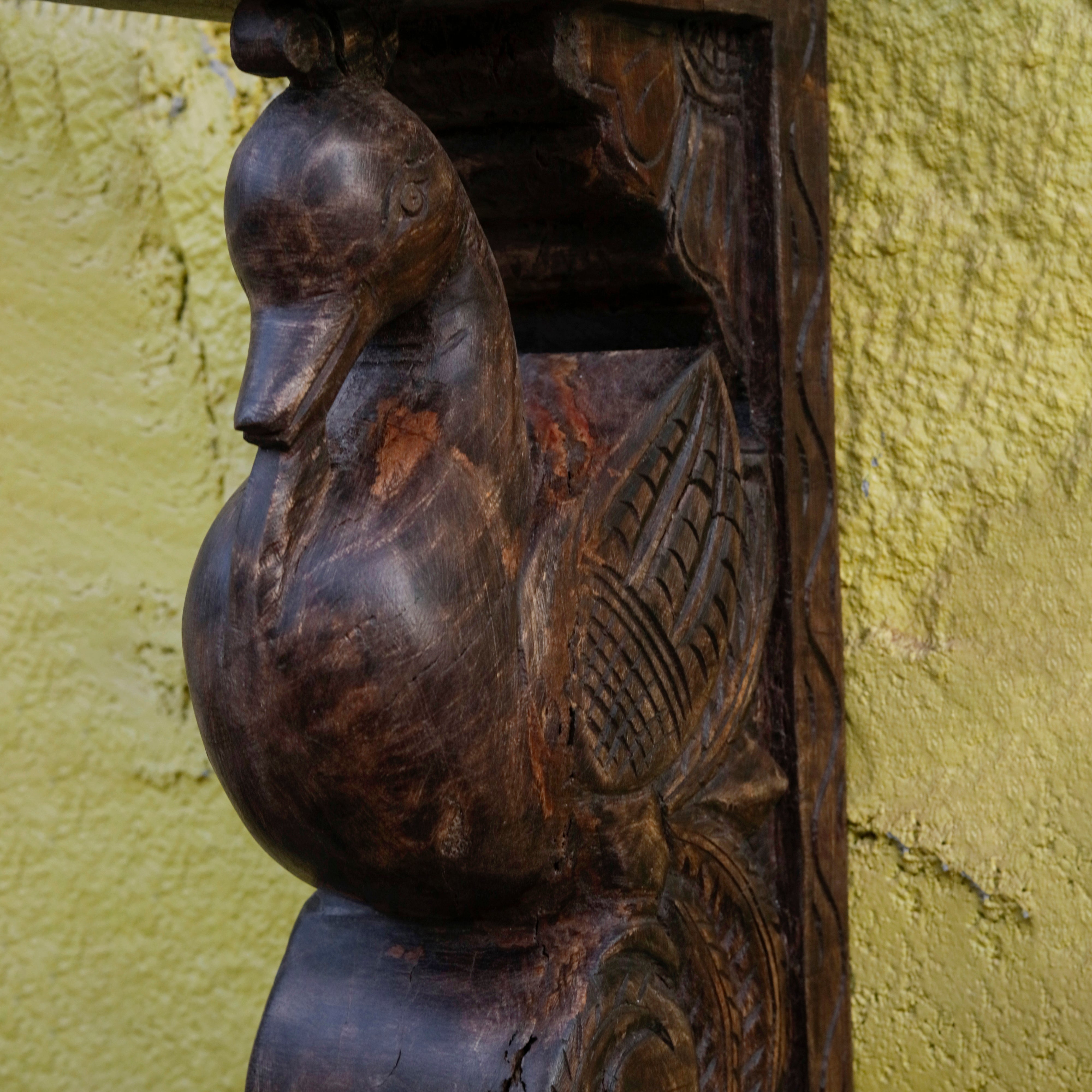 Antique Dark Decent Duck Wooden Handmade Door Bracket Door Bracket