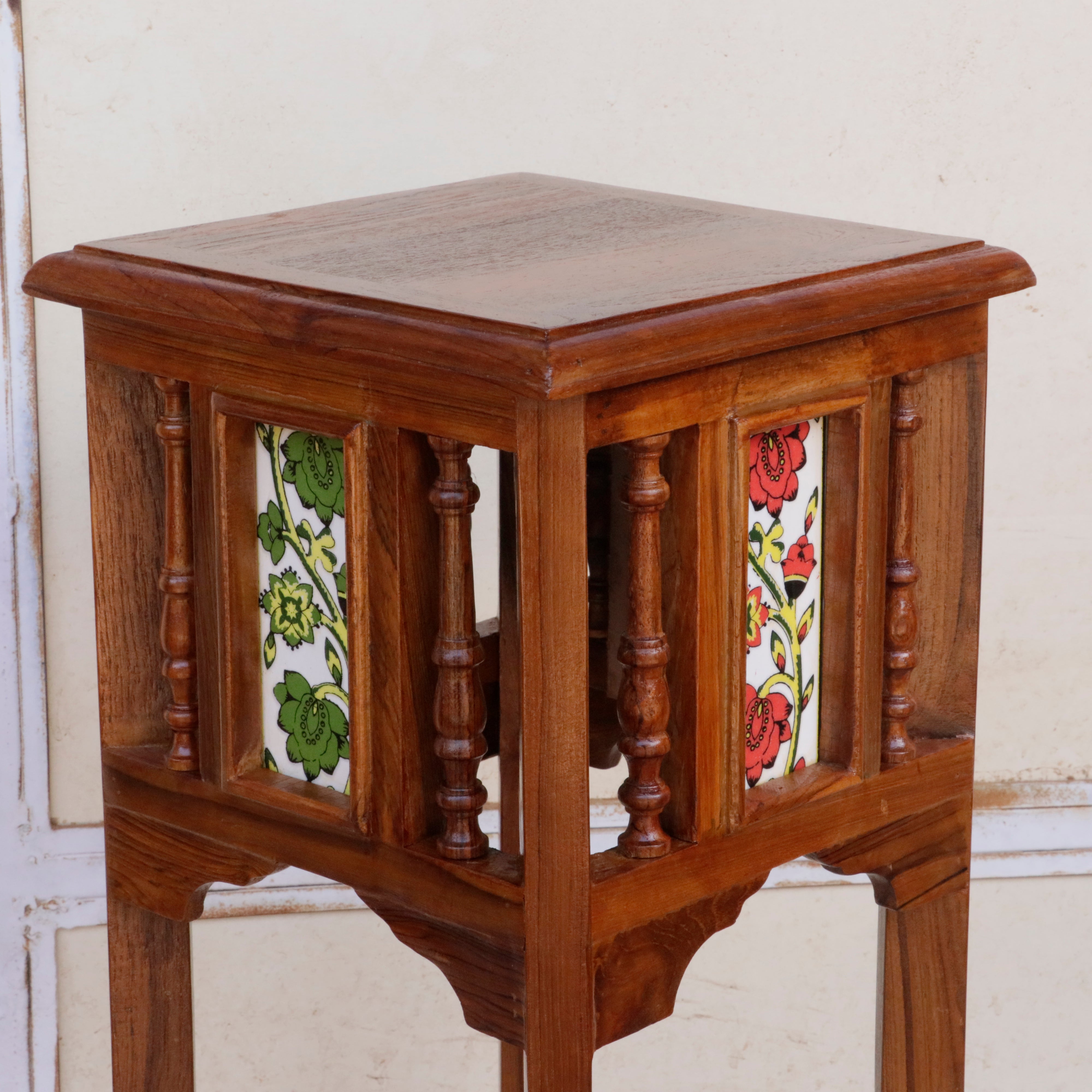 Classic Tiled End Table (11 x 11 x 42 Inch) End Table