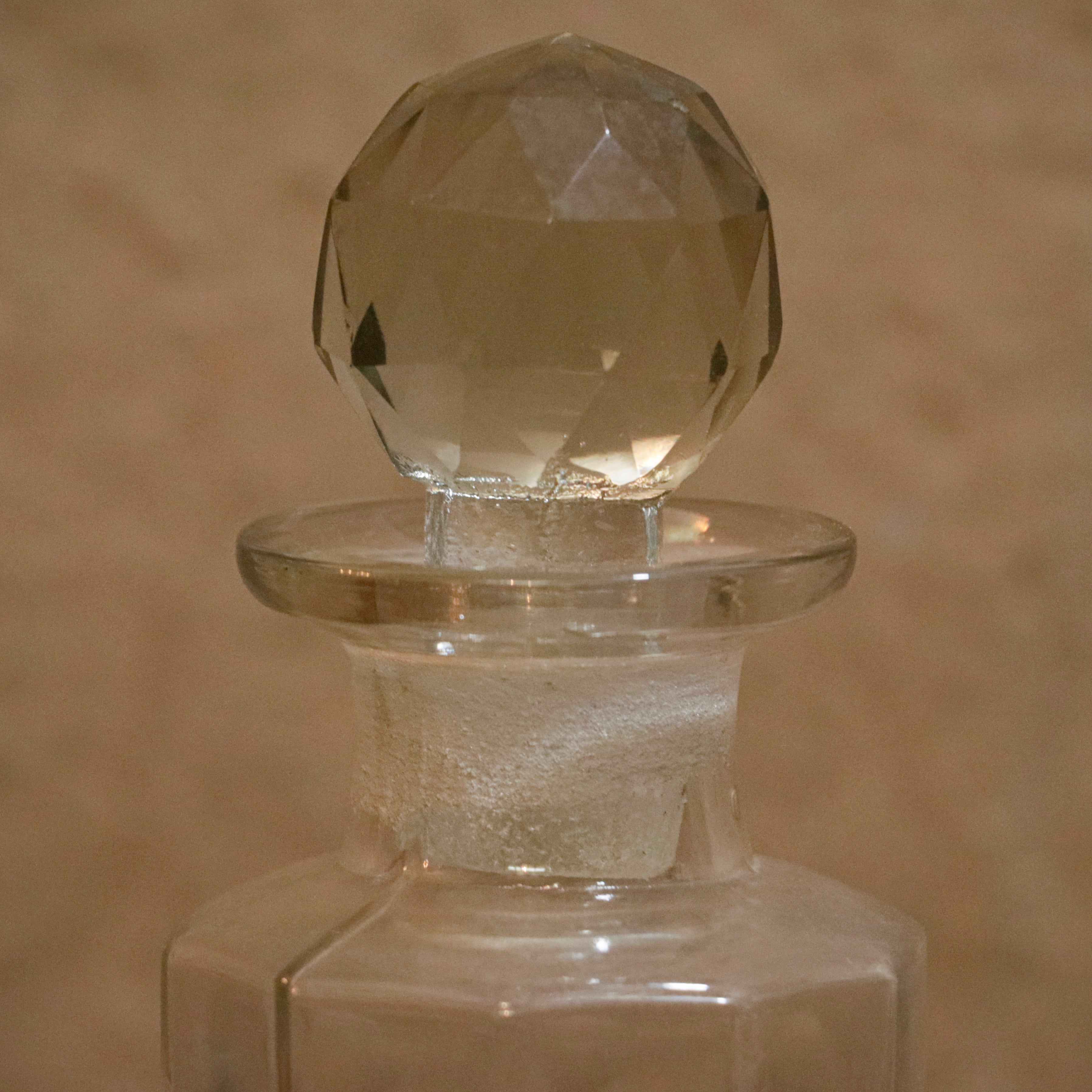 Classic Ribbed and Knob Topped Transparent Mirror Storage Jar Decanter Bottle