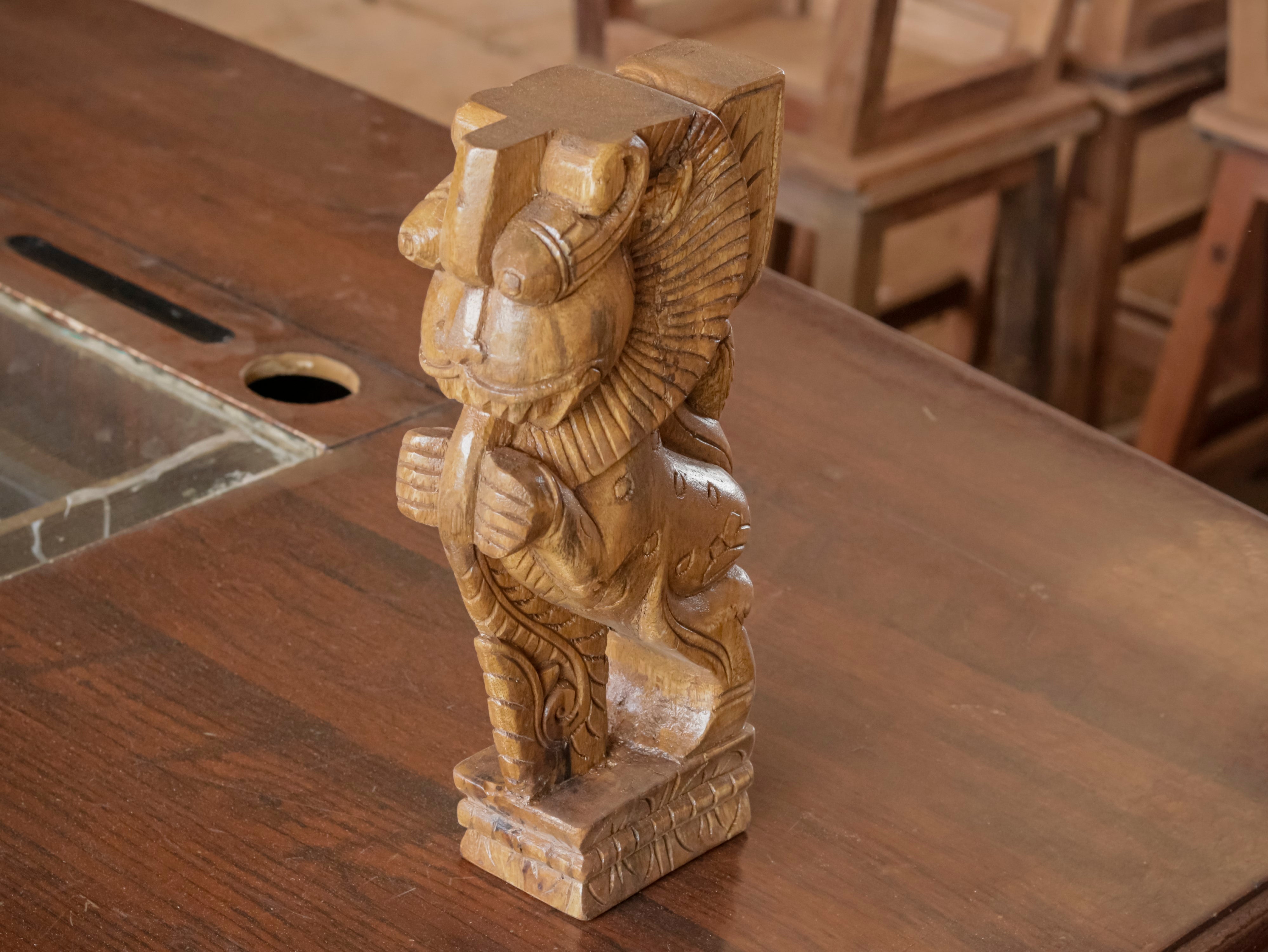 Solid wood Detailed Carved Yali Door Bracket Door Bracket