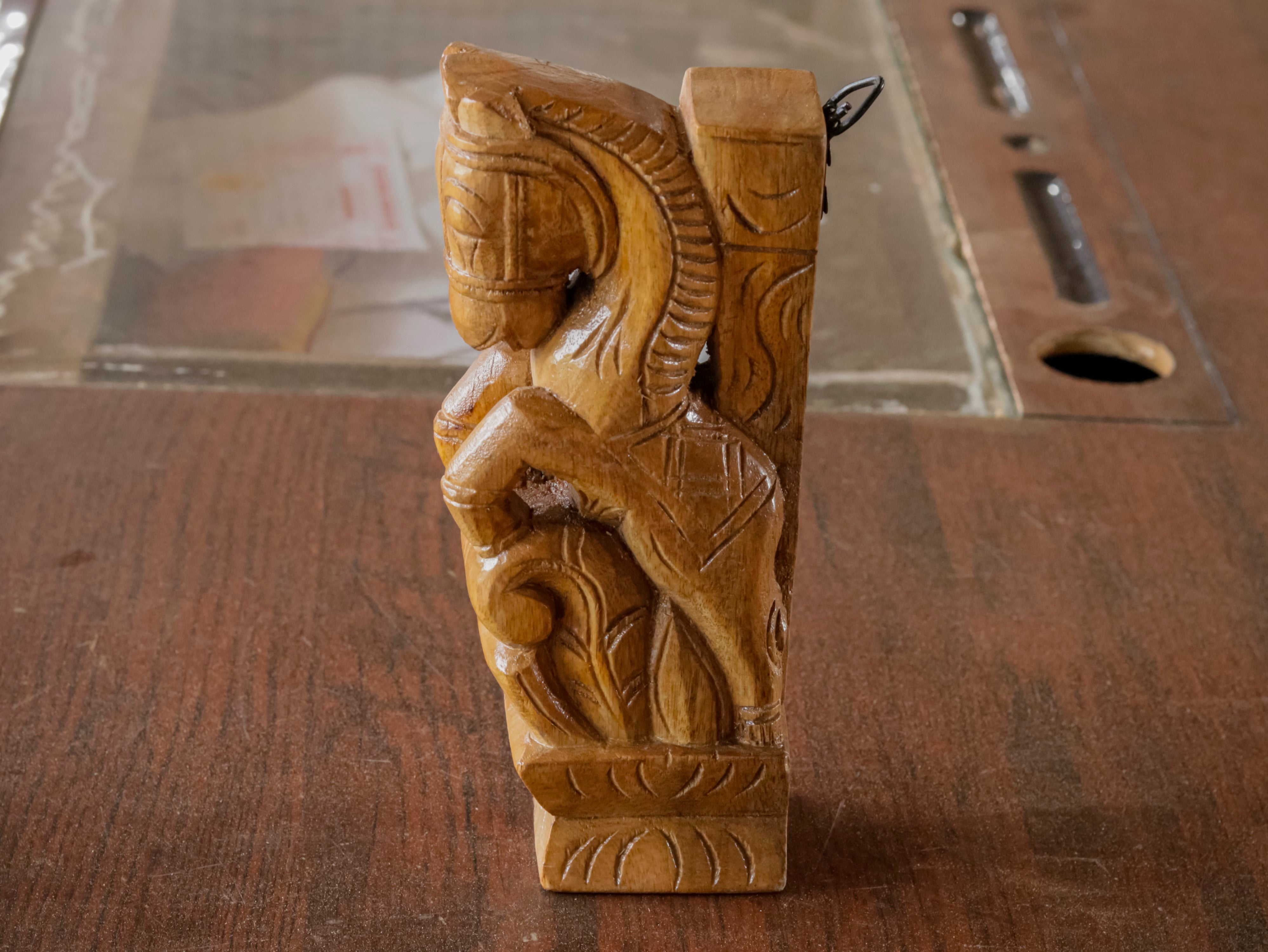 Wooden Playing Horse Door Bracket Door Bracket