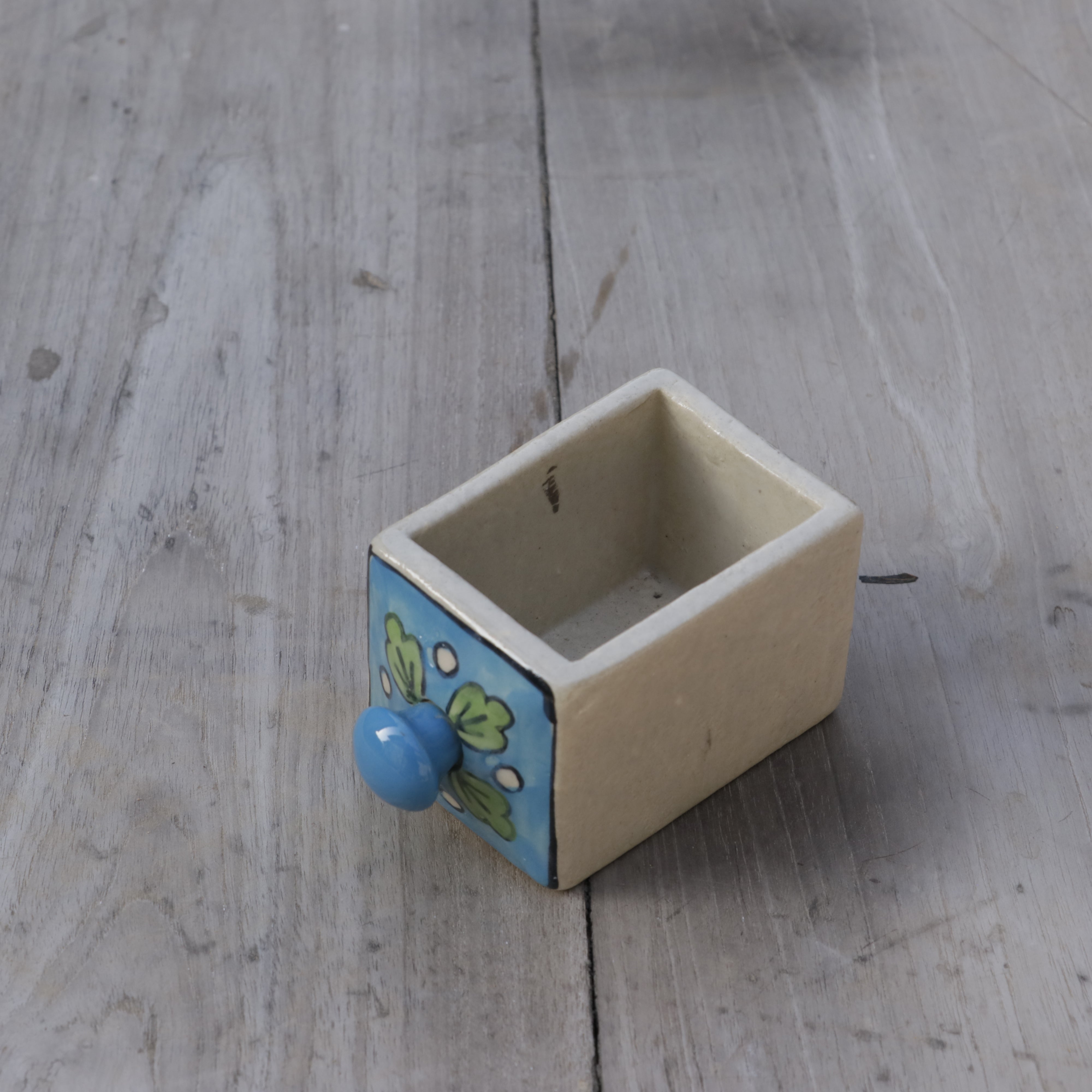 Vintage Classic Flower Designed Ceramic Multispace Drawer Ceramic Drawers