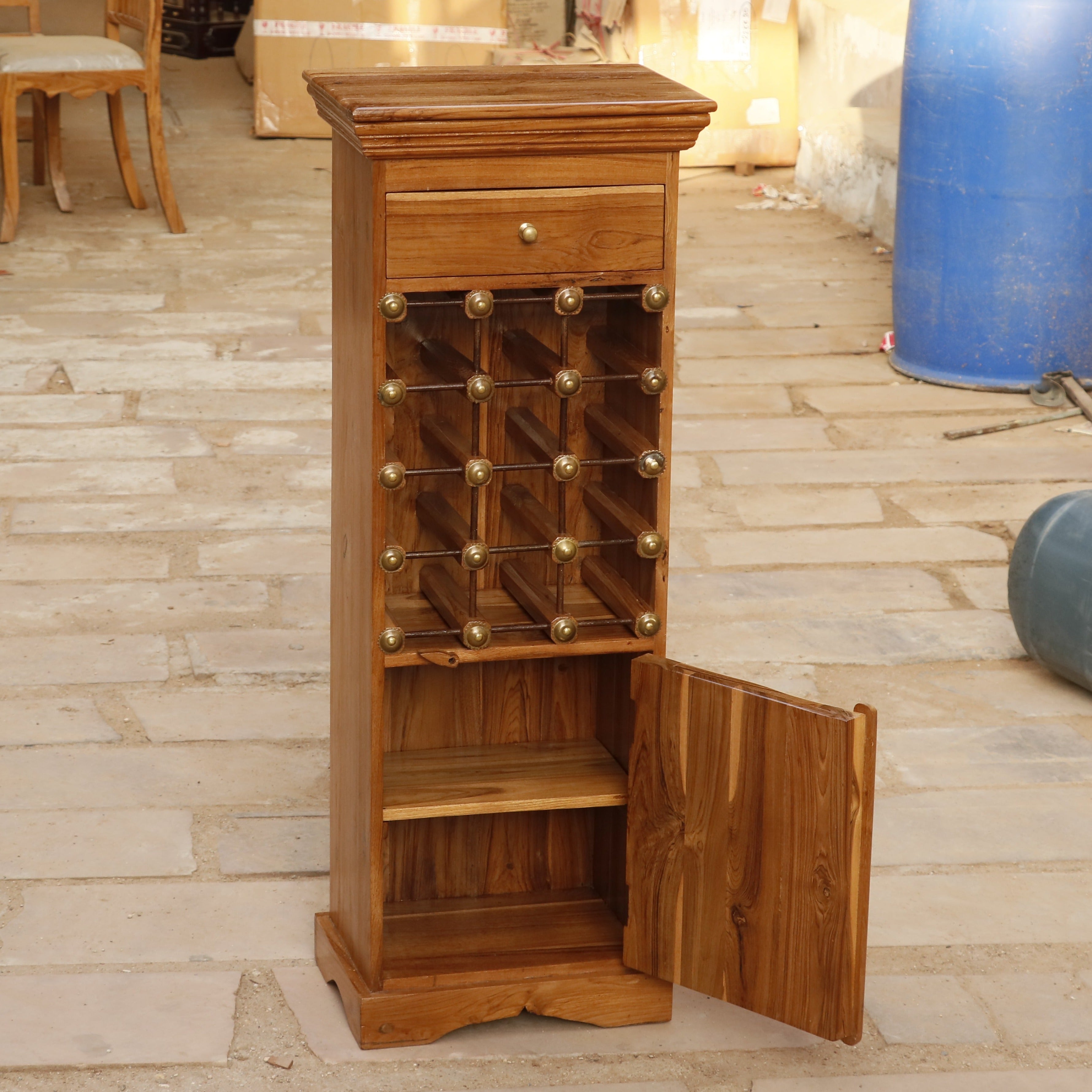 Natural polsih Teak Classic Framed Standing Bar Bar Cabinet