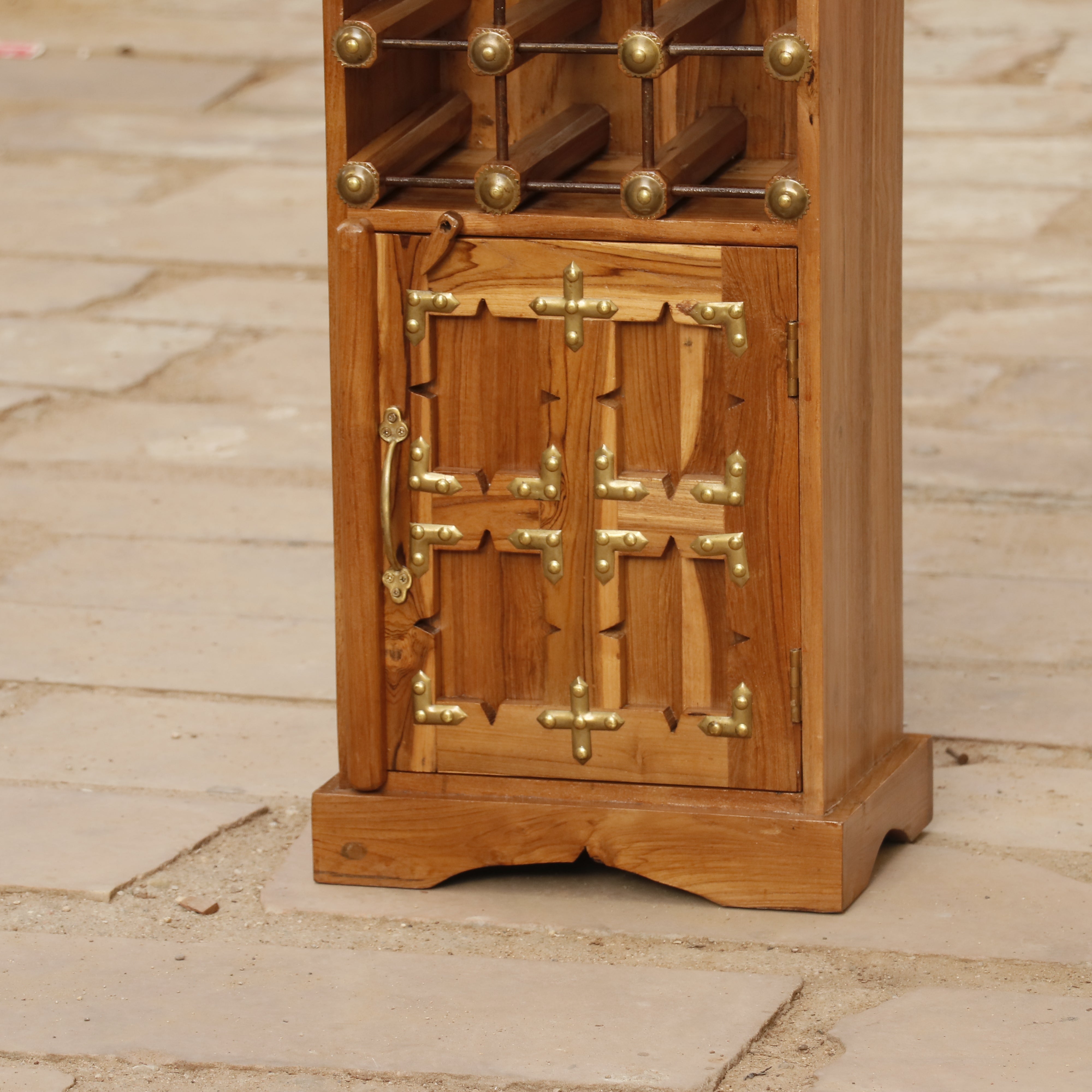 Natural polsih Teak Classic Framed Standing Bar Bar Cabinet