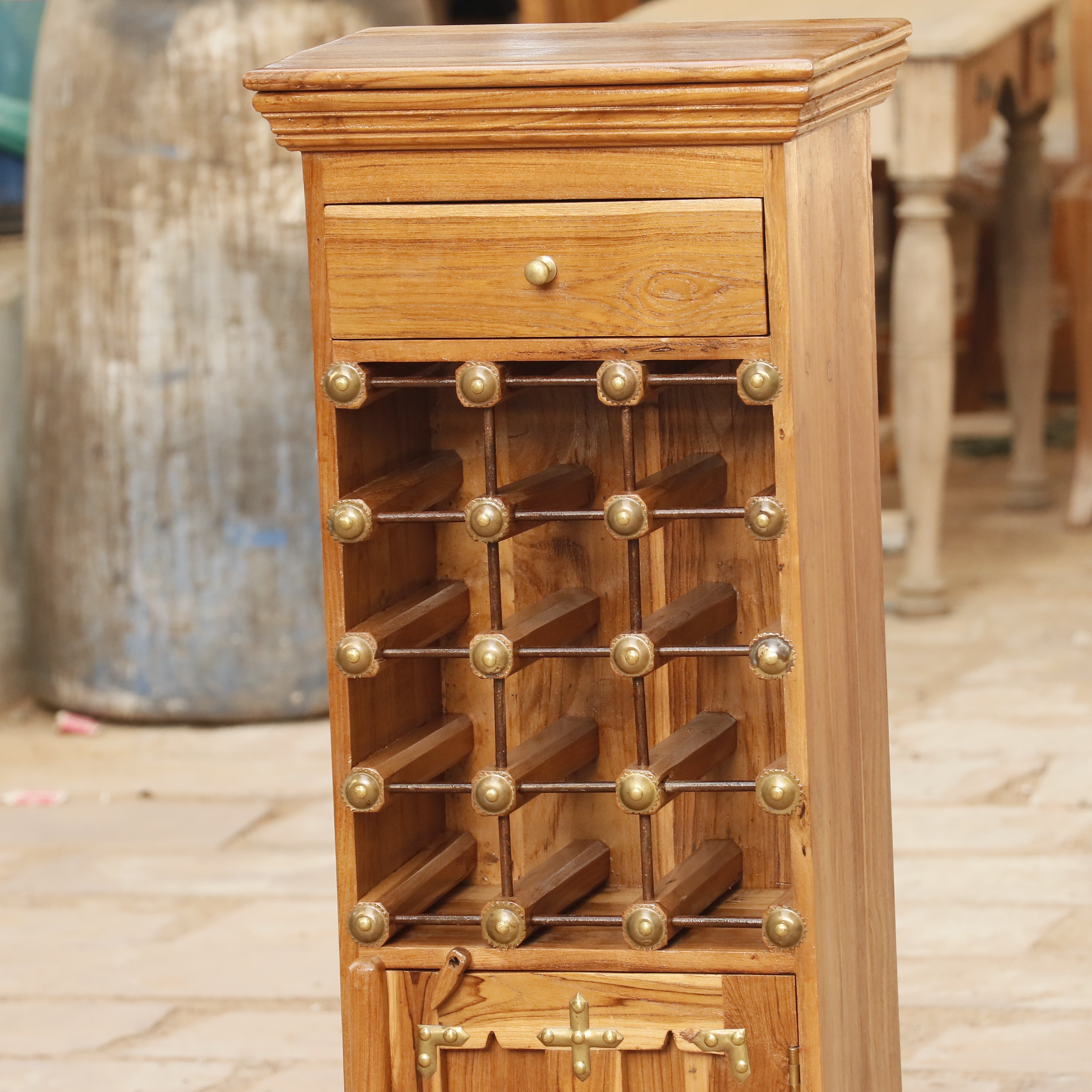 Natural polsih Teak Classic Framed Standing Bar Bar Cabinet
