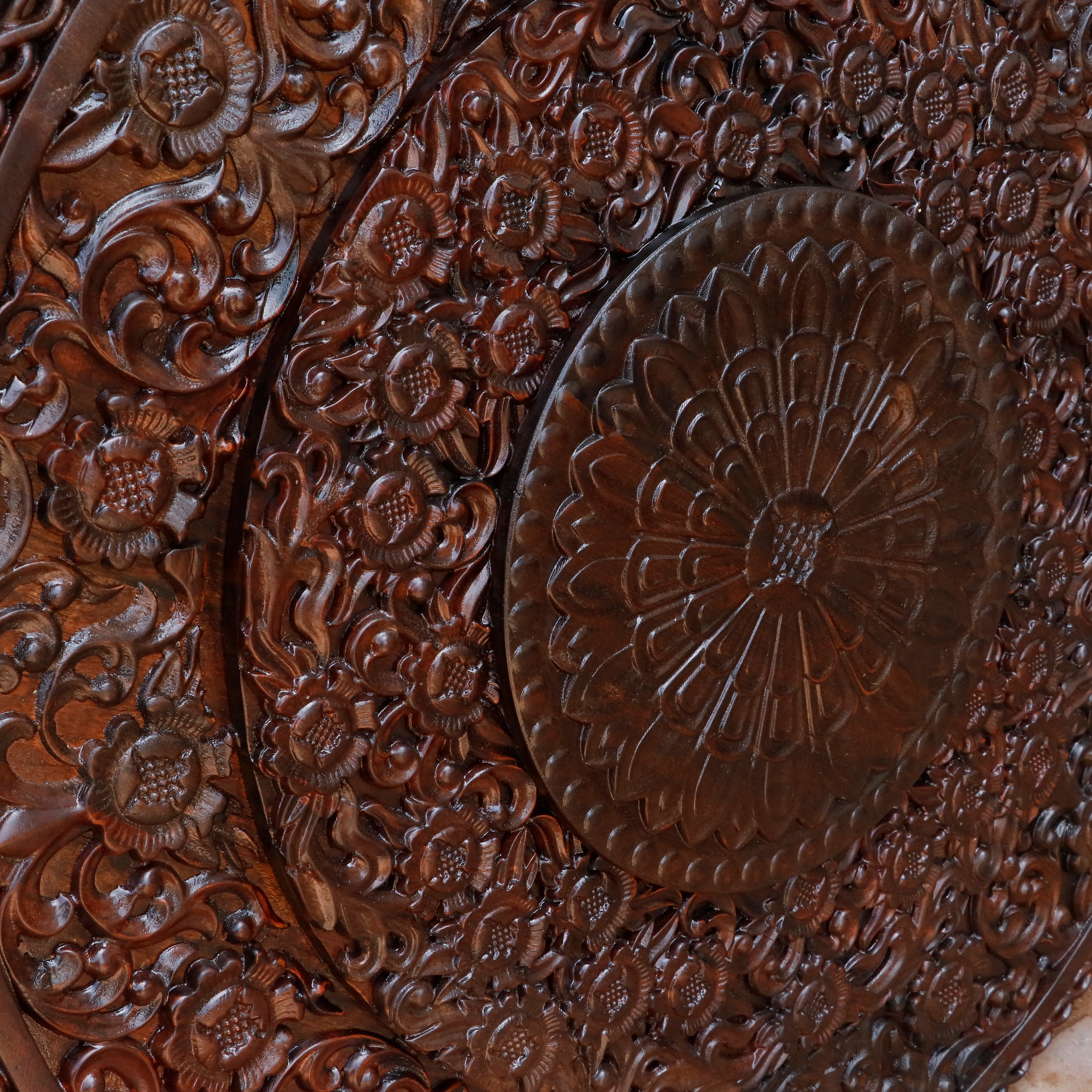 Beautiful Flower Round Carved Wooden Wall Decor Wall Decor