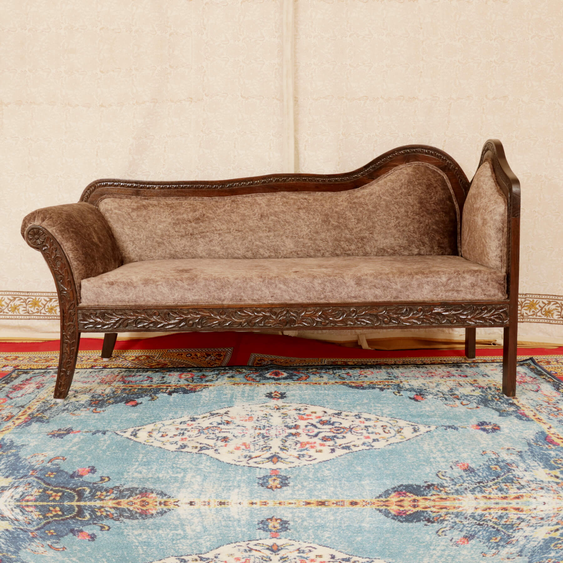 Comfortable Wood Curvy Three Seater Sofa Sofa