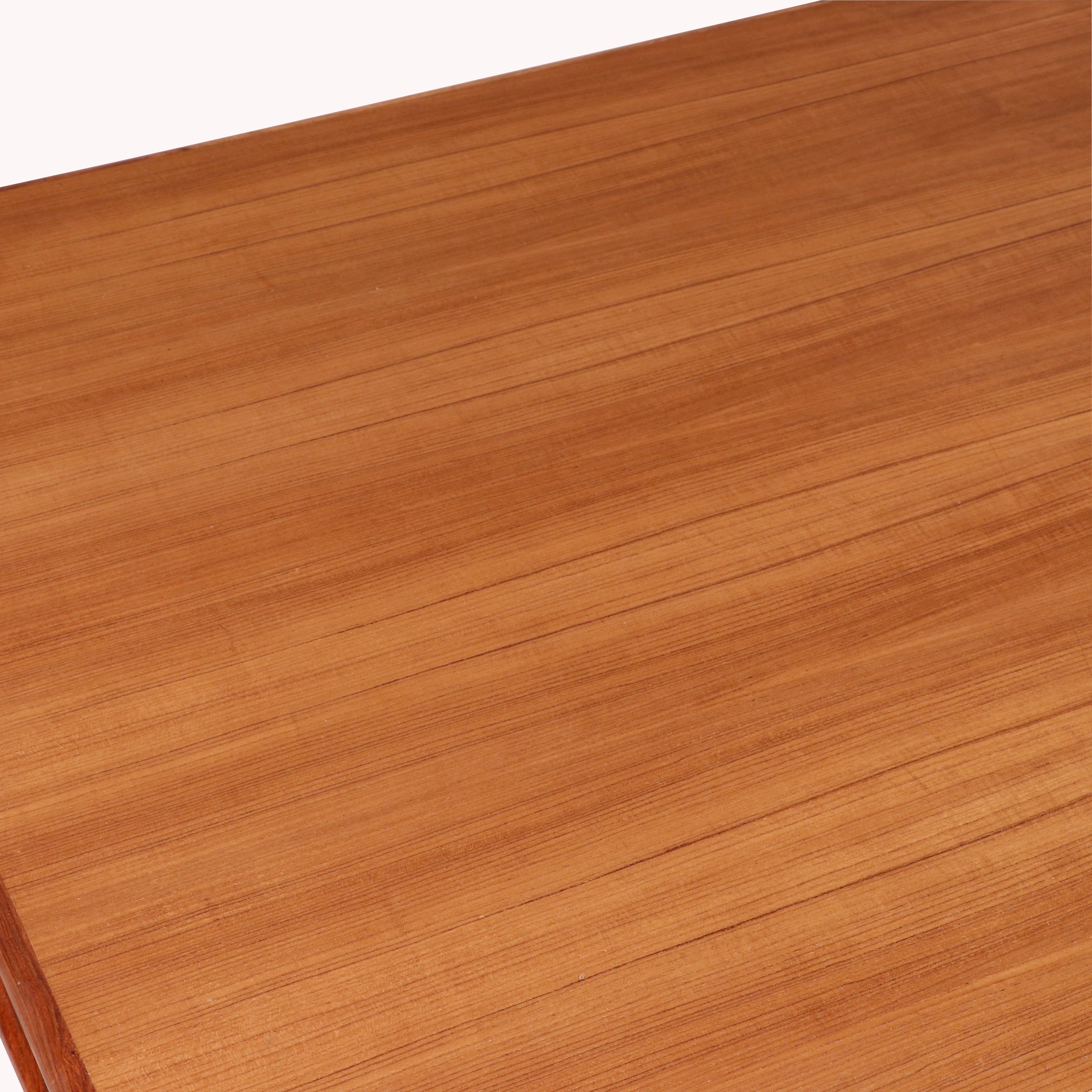 Sheesham wood Round legs with veneer Classical indian Paat Daybed