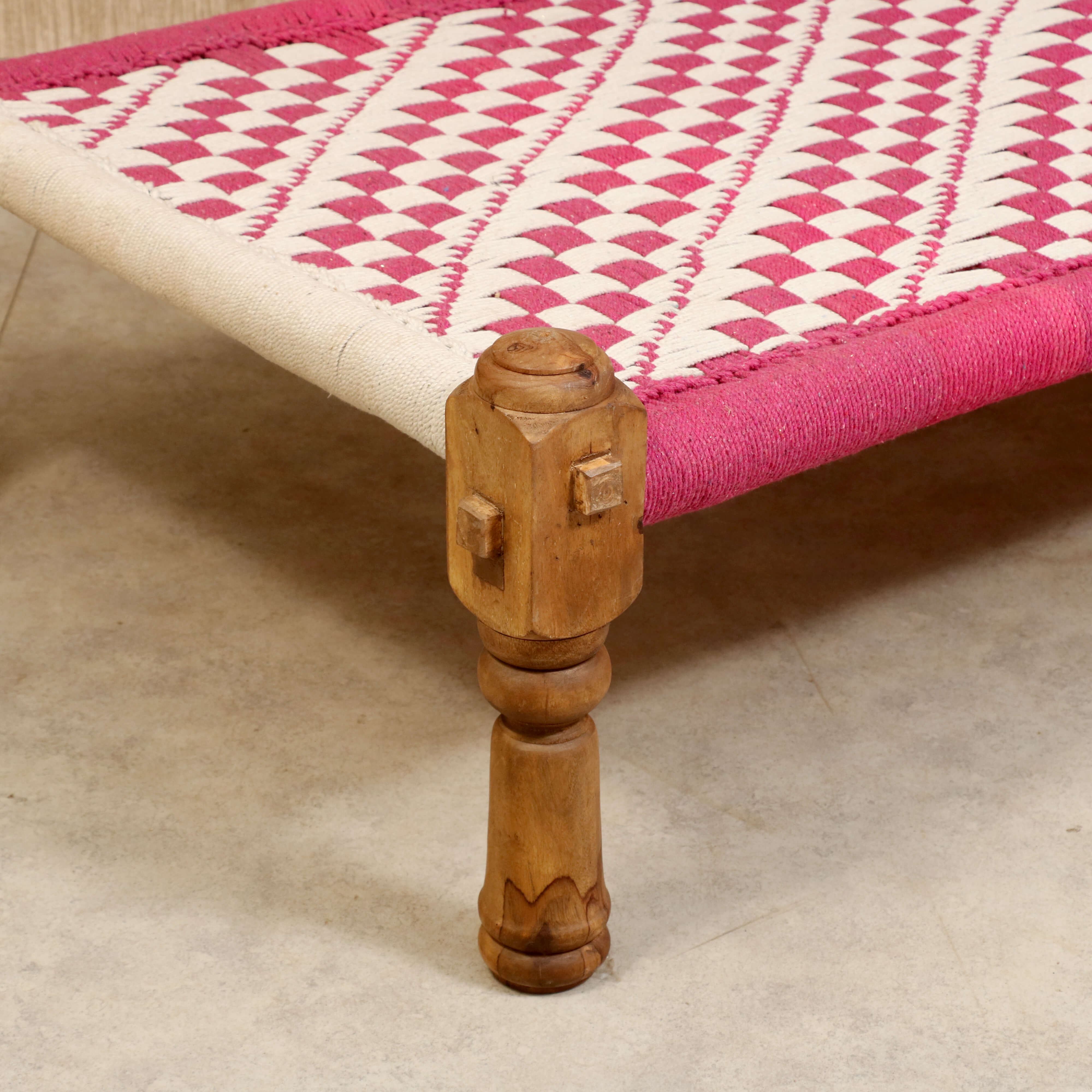 Traditional Wooden Day Bed Daybed