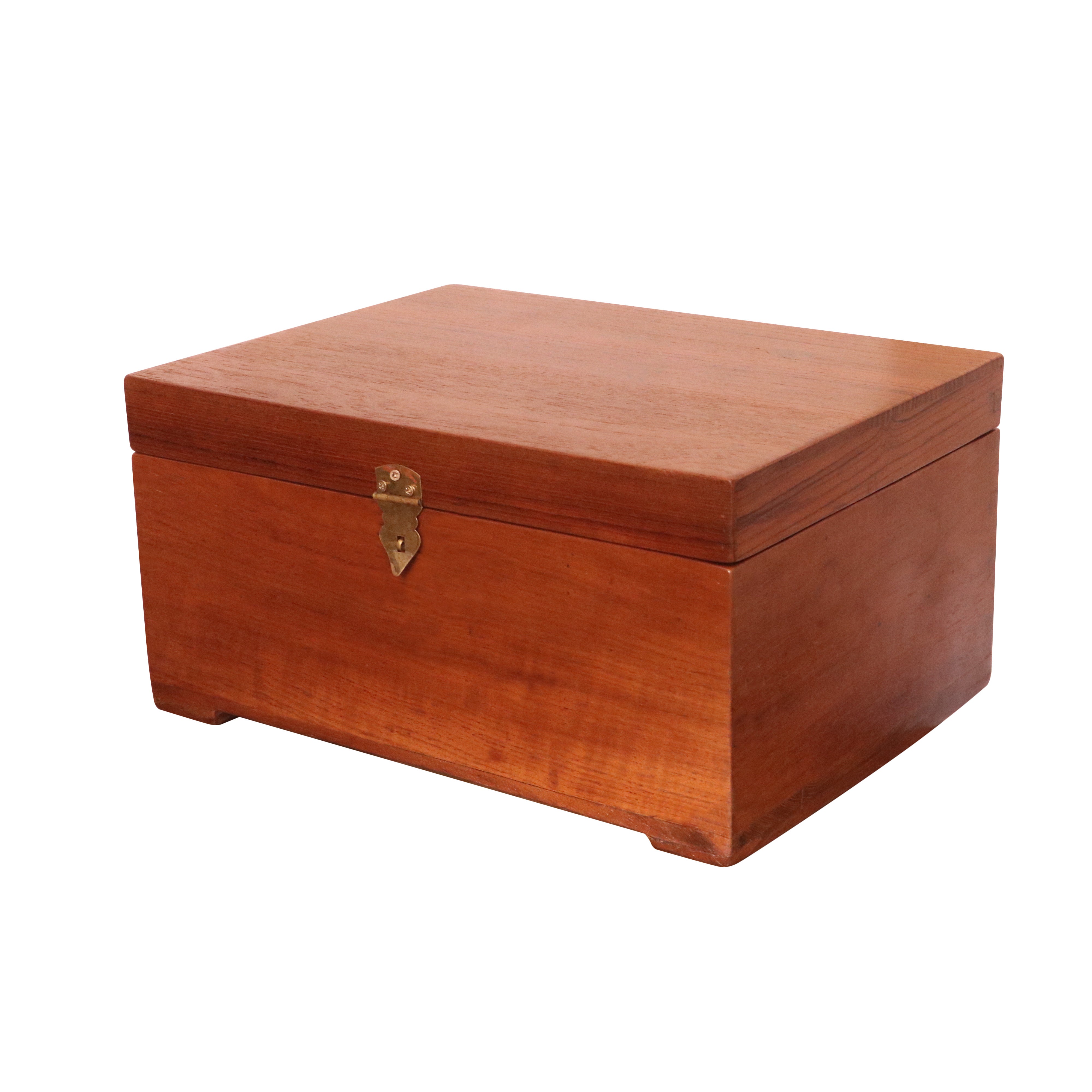 Solid wood wooden box with compartments Wooden Box