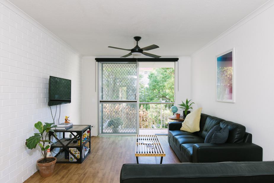 7 Ideas to Make Your Living Room Spacious