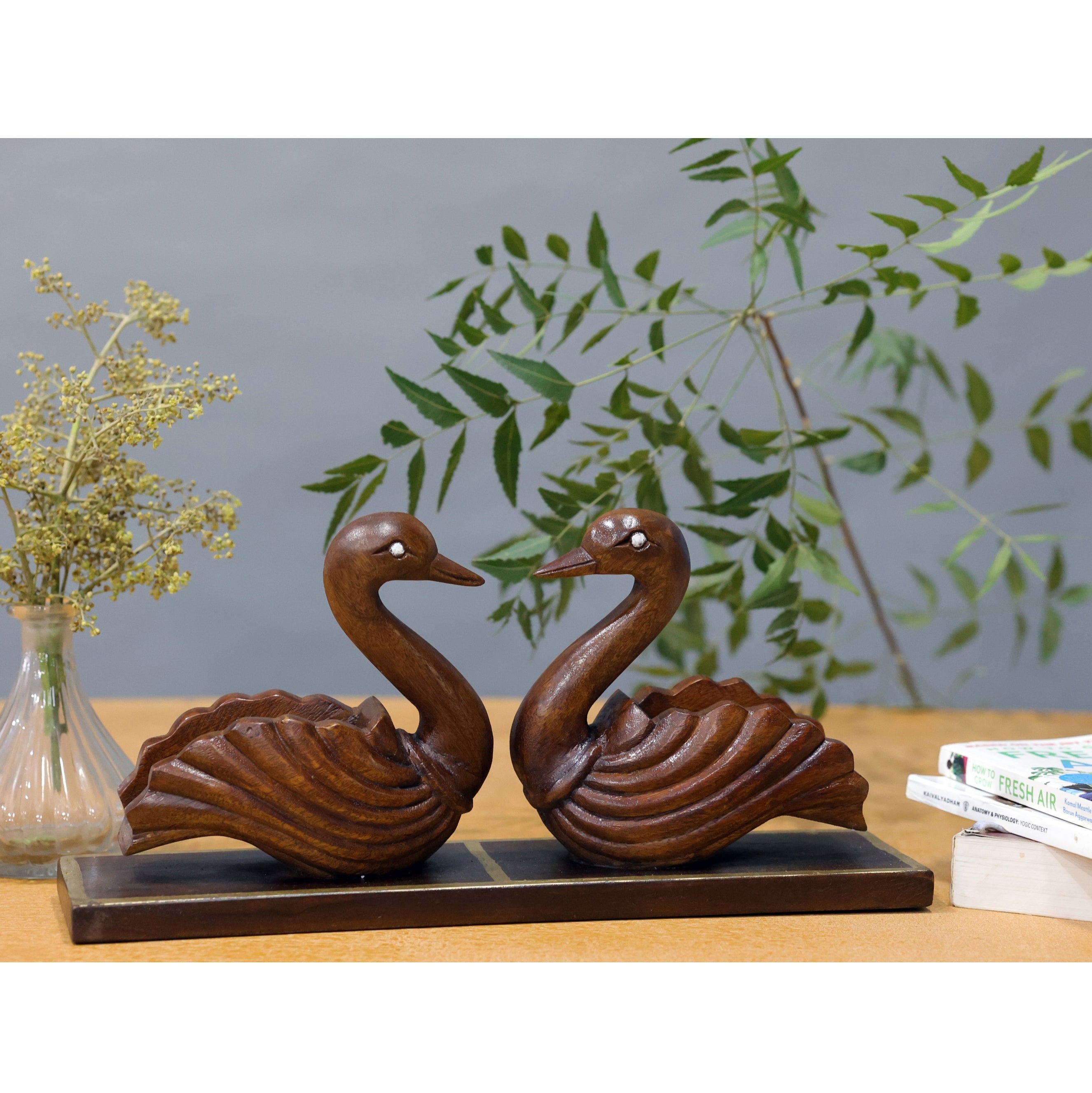A Pair of Wooden Swans Showpiece Animal Figurine