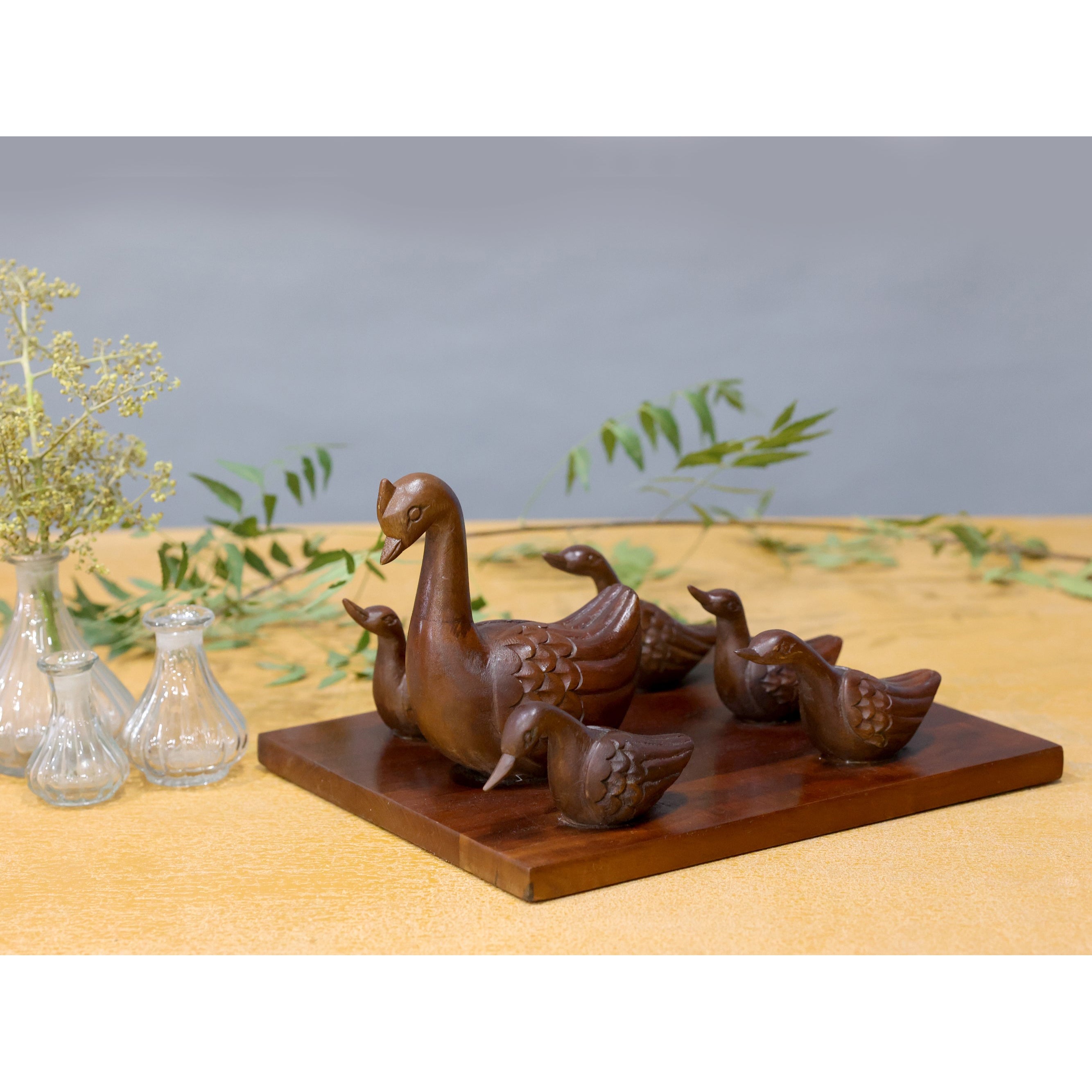 Elegant Antique Style Wooden Swan Group Showpiece Animal Figurine