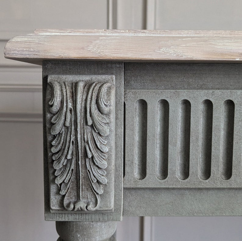 Grand Console Table with Fluted Frieze and Central Rosette Medallion Console Table
