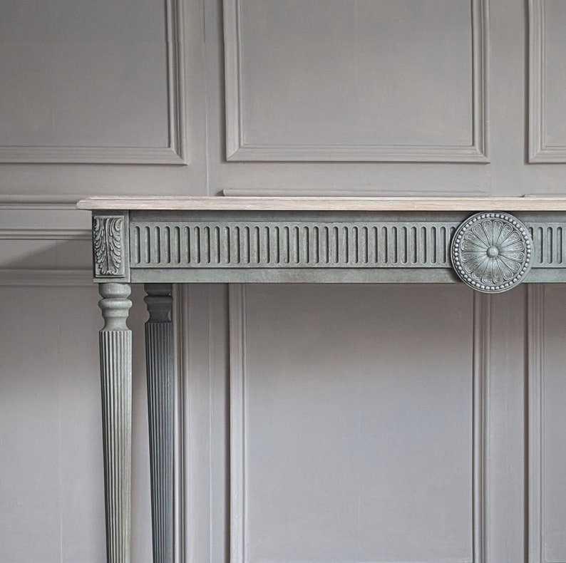 Grand Console Table with Fluted Frieze and Central Rosette Medallion Console Table