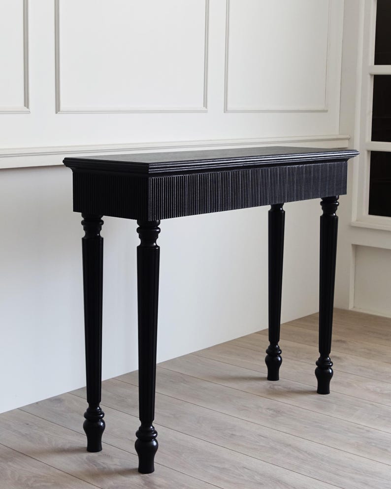 Sophisticated Black Console Table - Fluted Design with Classical Elegance Console Table