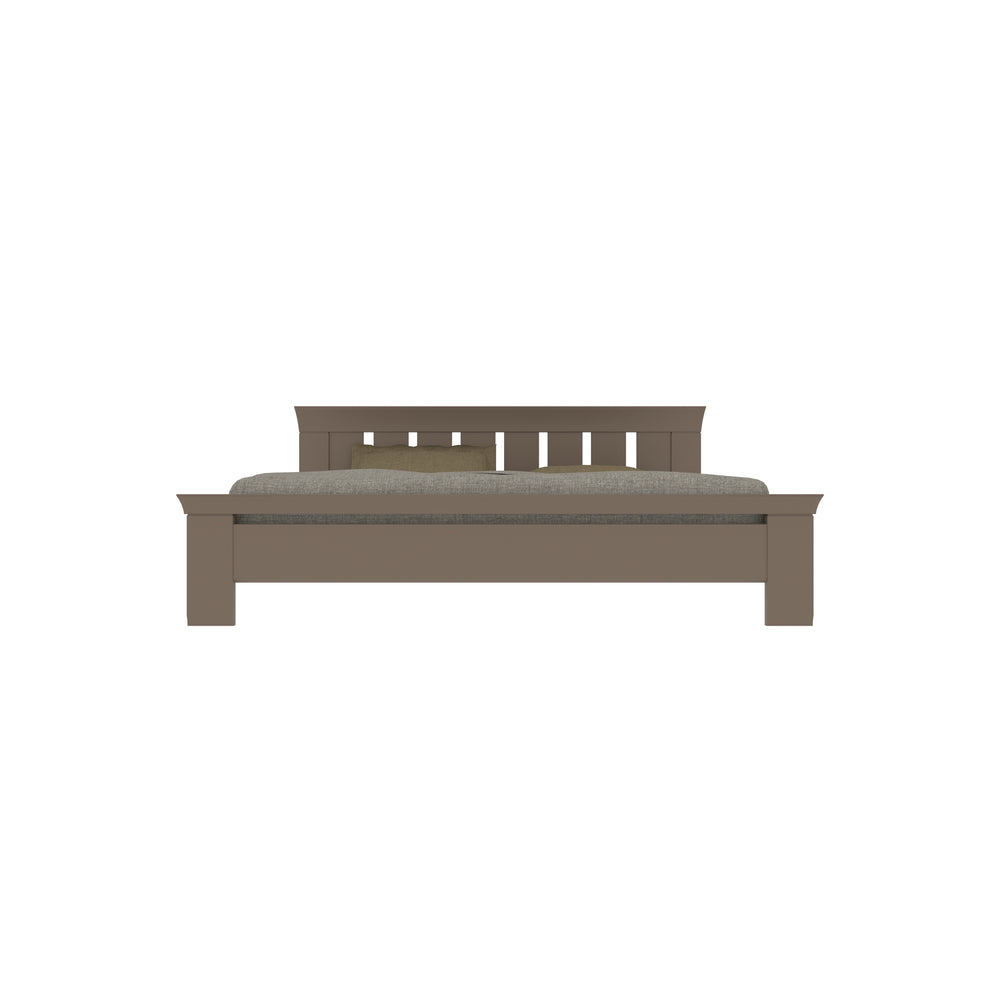 Classic Wooden Bed with Slatted Headboard – Timeless and Sturdy Design