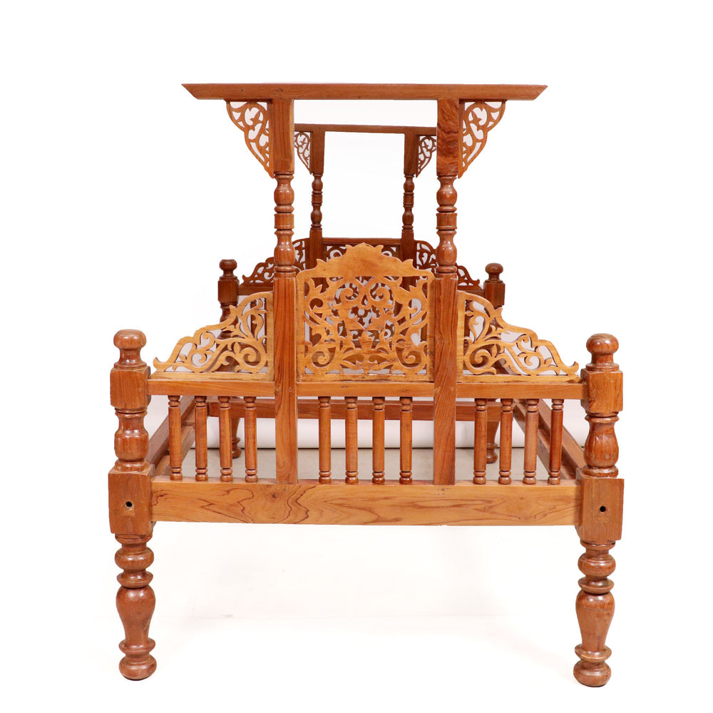 Traditional honey teak Southern Bed