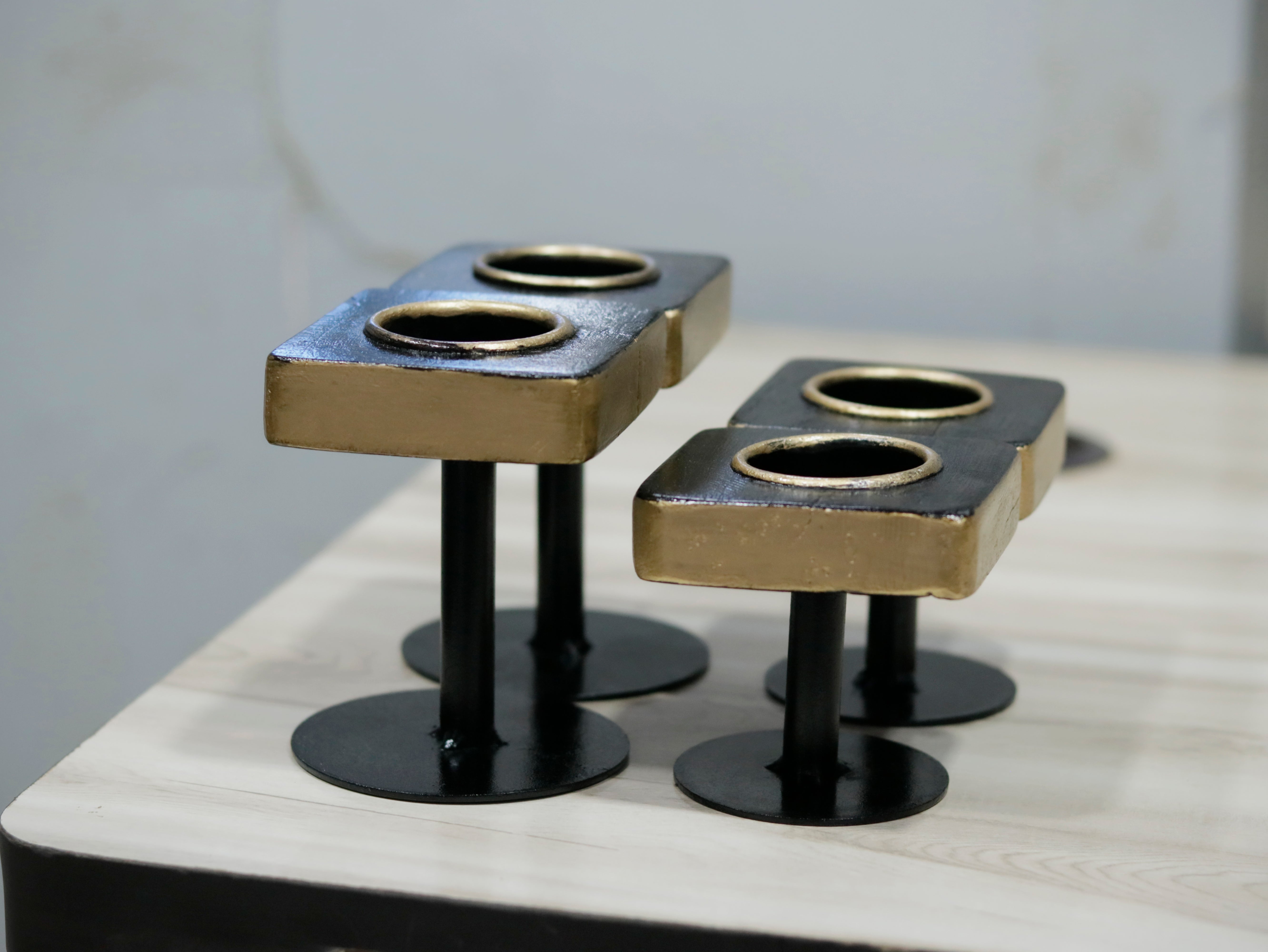 Unique Elegant Golden Black Wooden Candle Stand Set Candle Holder