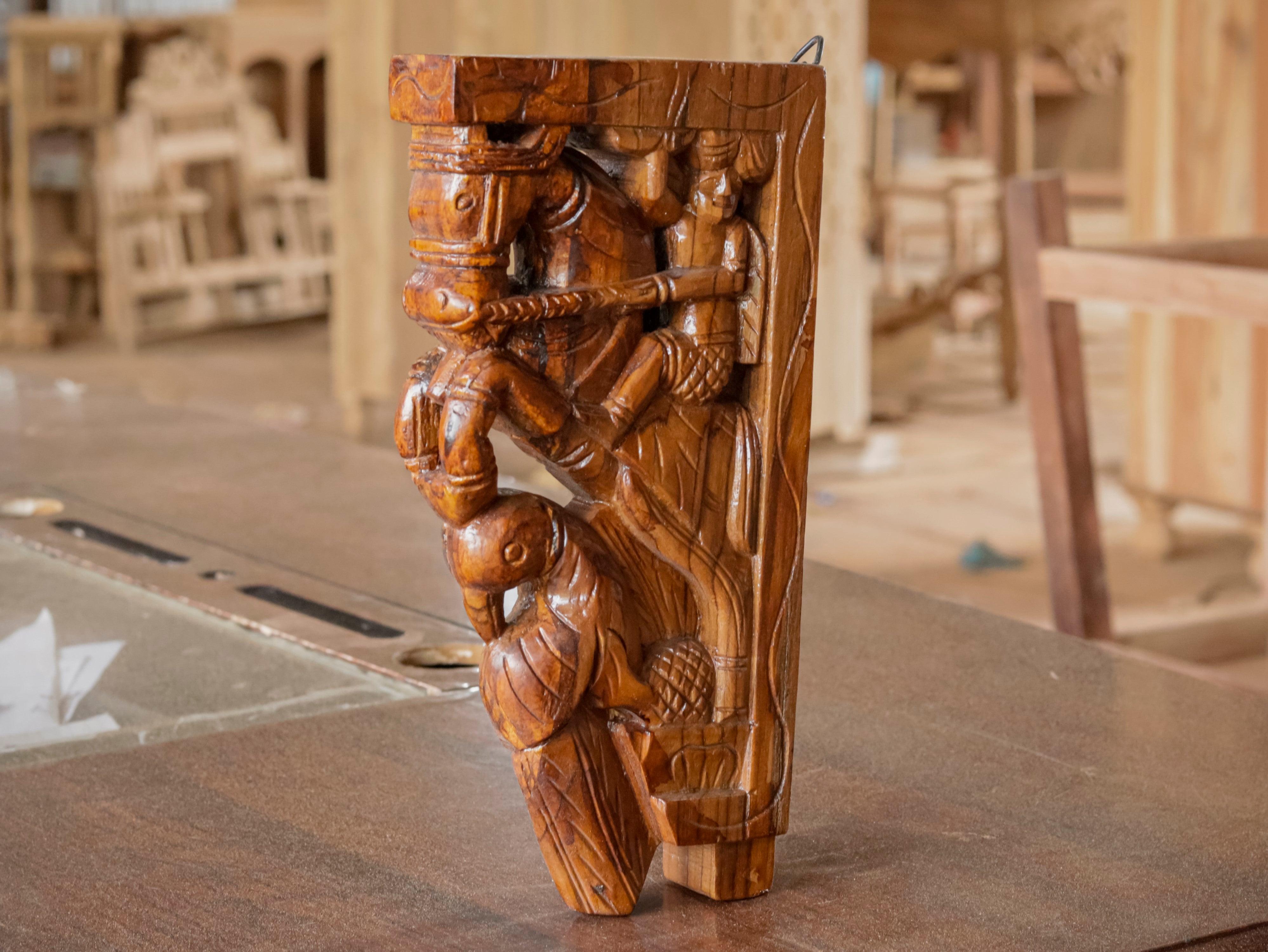 Wooden Bird Horse Depiction Door Bracket Door Bracket