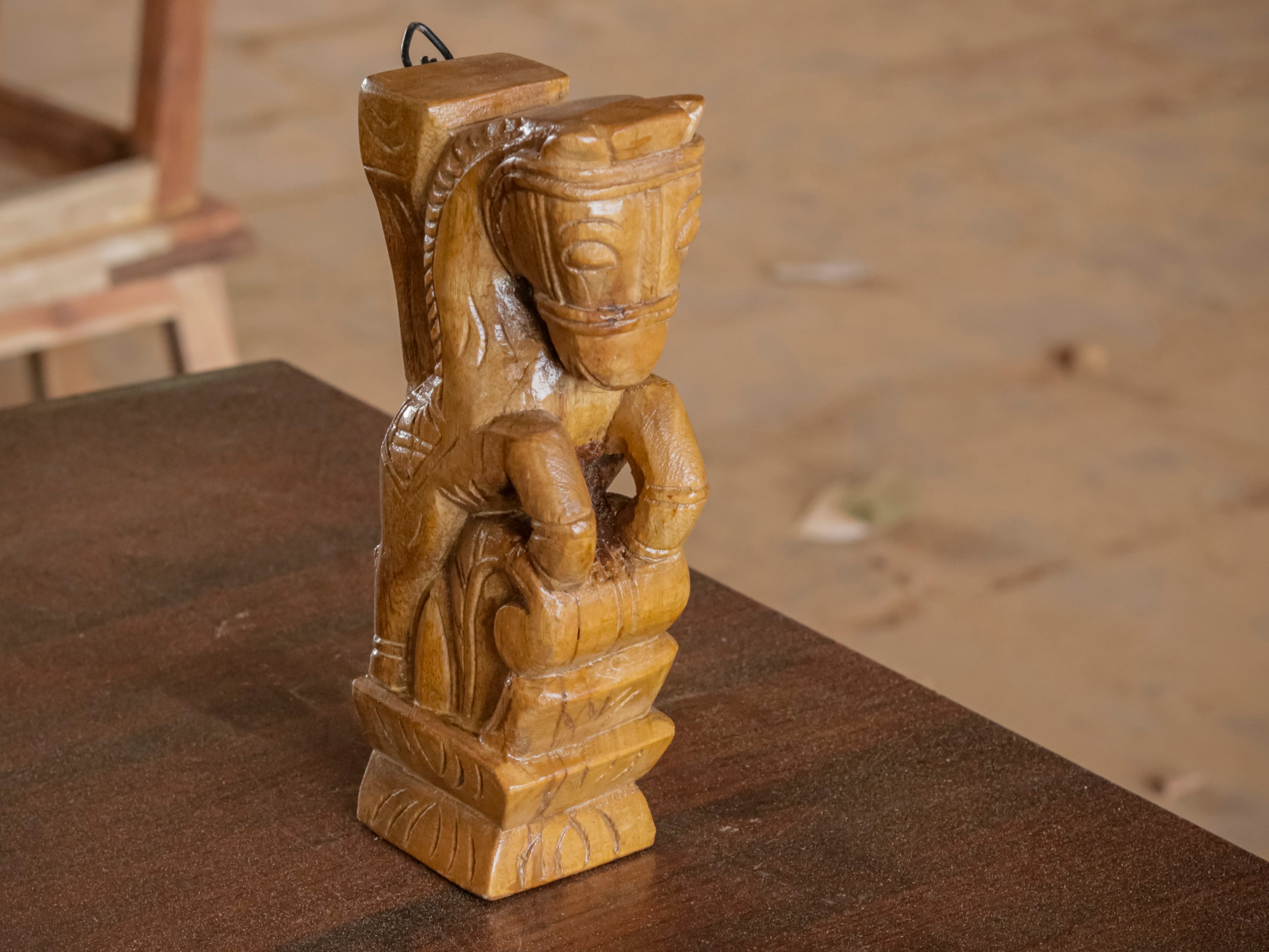 Wooden Playing Horse Door Bracket Door Bracket