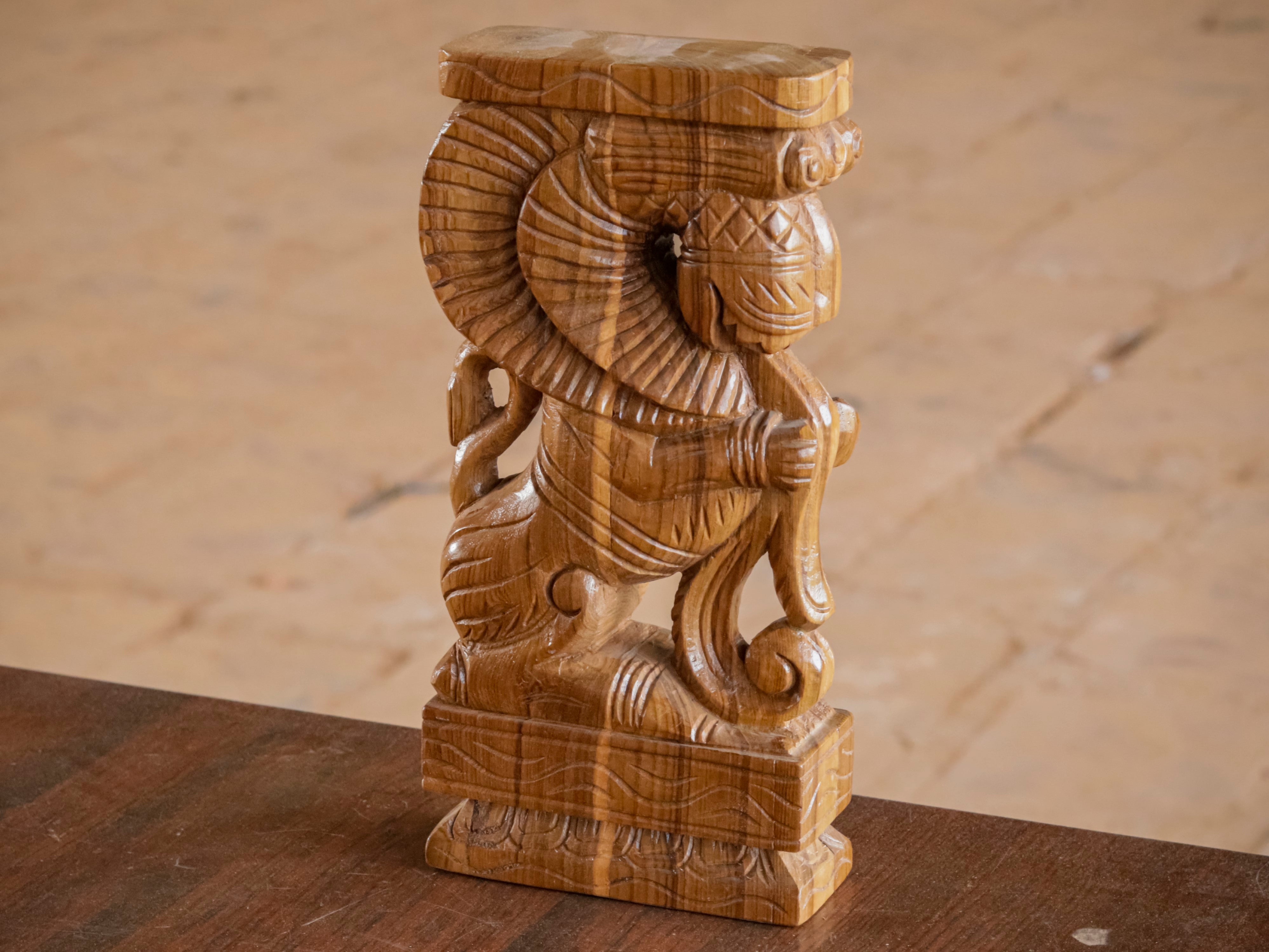 Wooden Majestic Yali Door Bracket Door Bracket