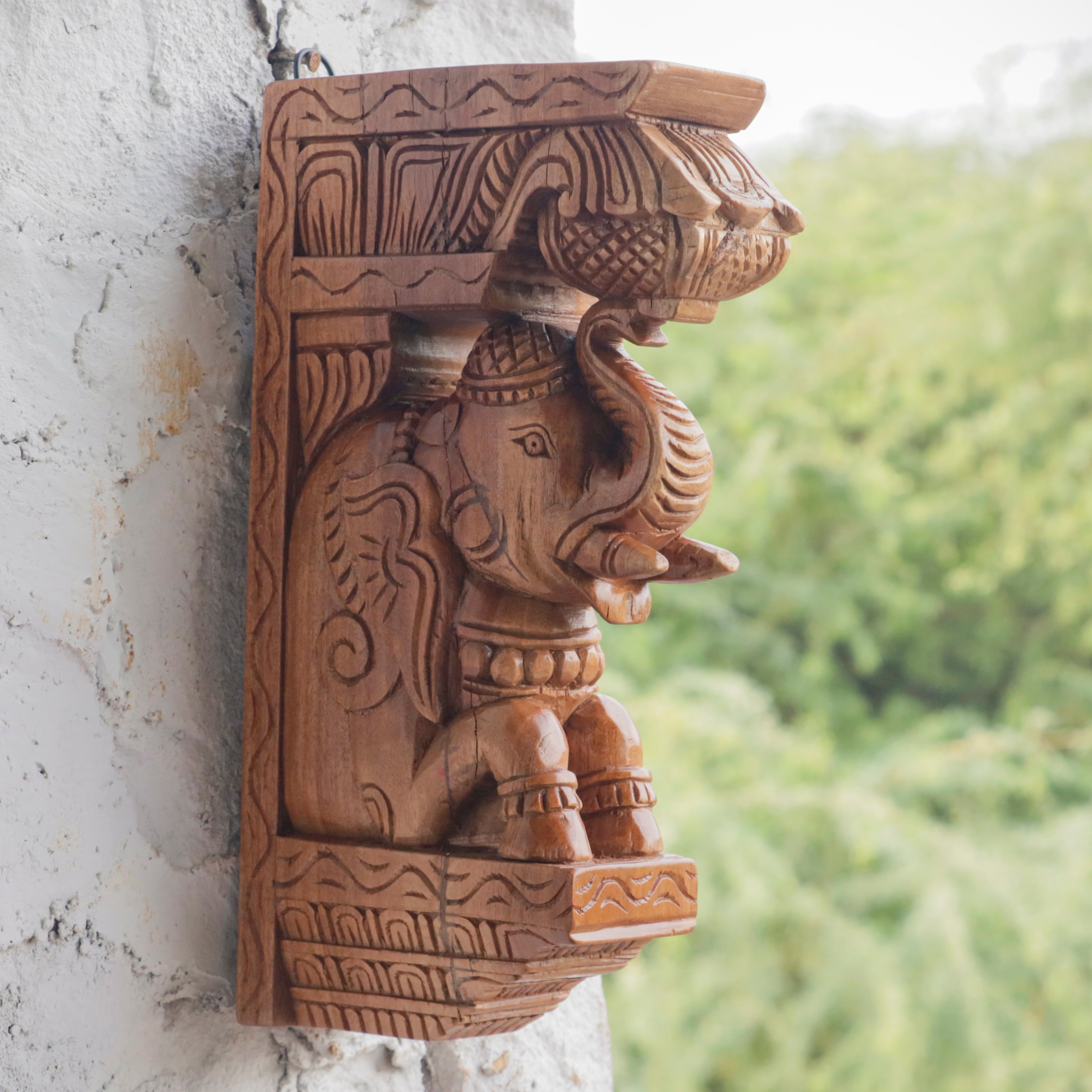 Solid wood Seating Elephant Door Bracket Door Bracket