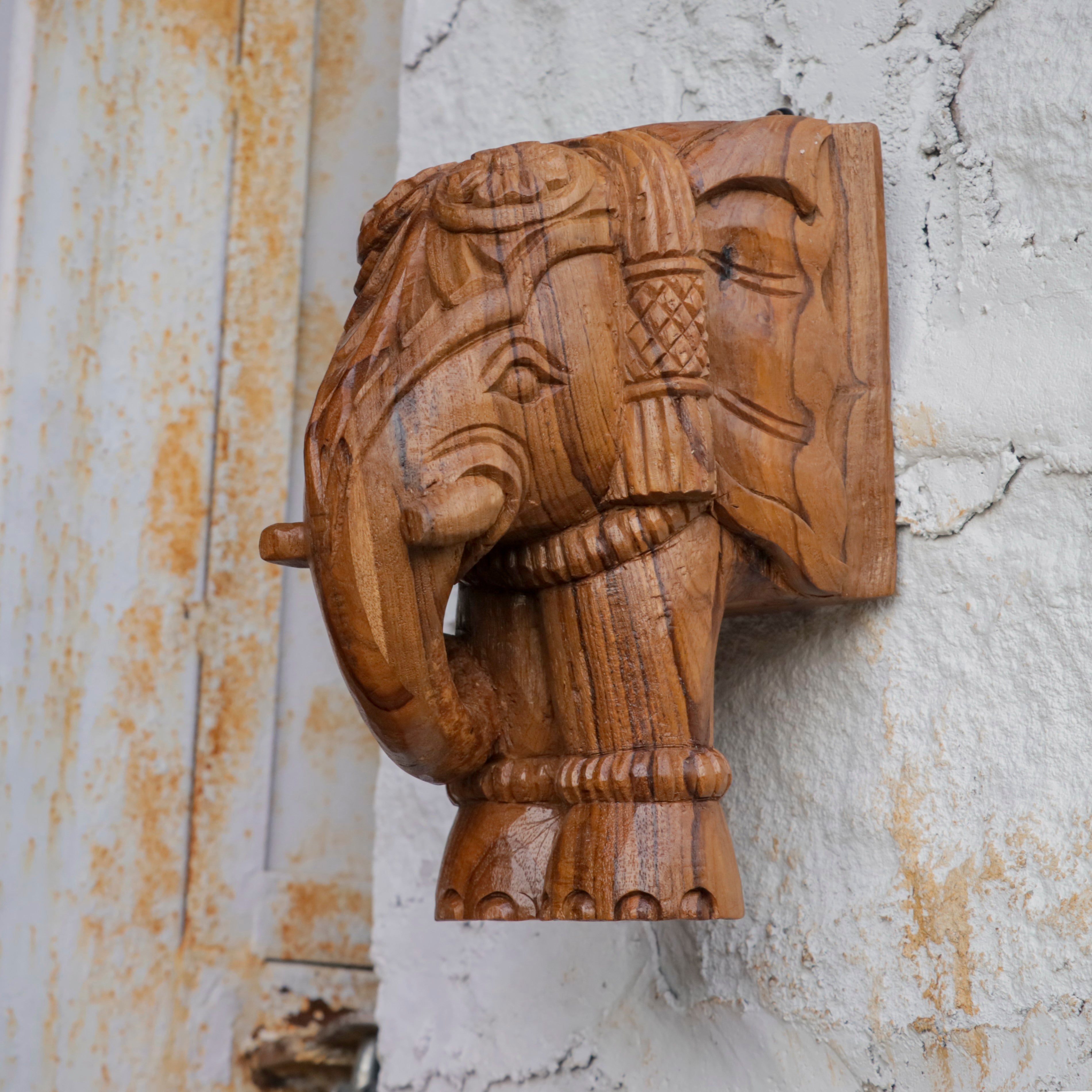 Beautiful Elephant Head Handmade Wooden Door Bracket Door Bracket