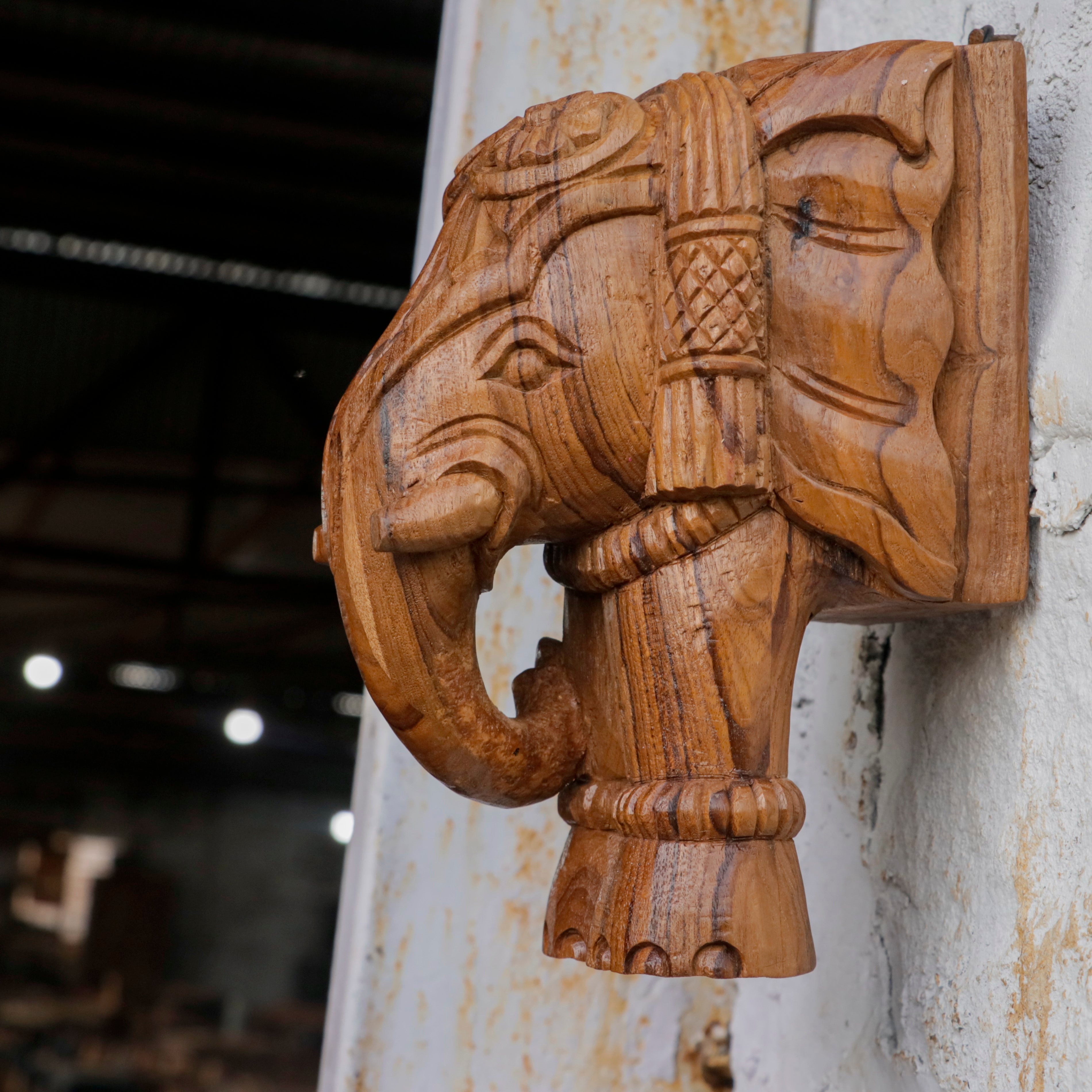 Beautiful Elephant Head Handmade Wooden Door Bracket Door Bracket