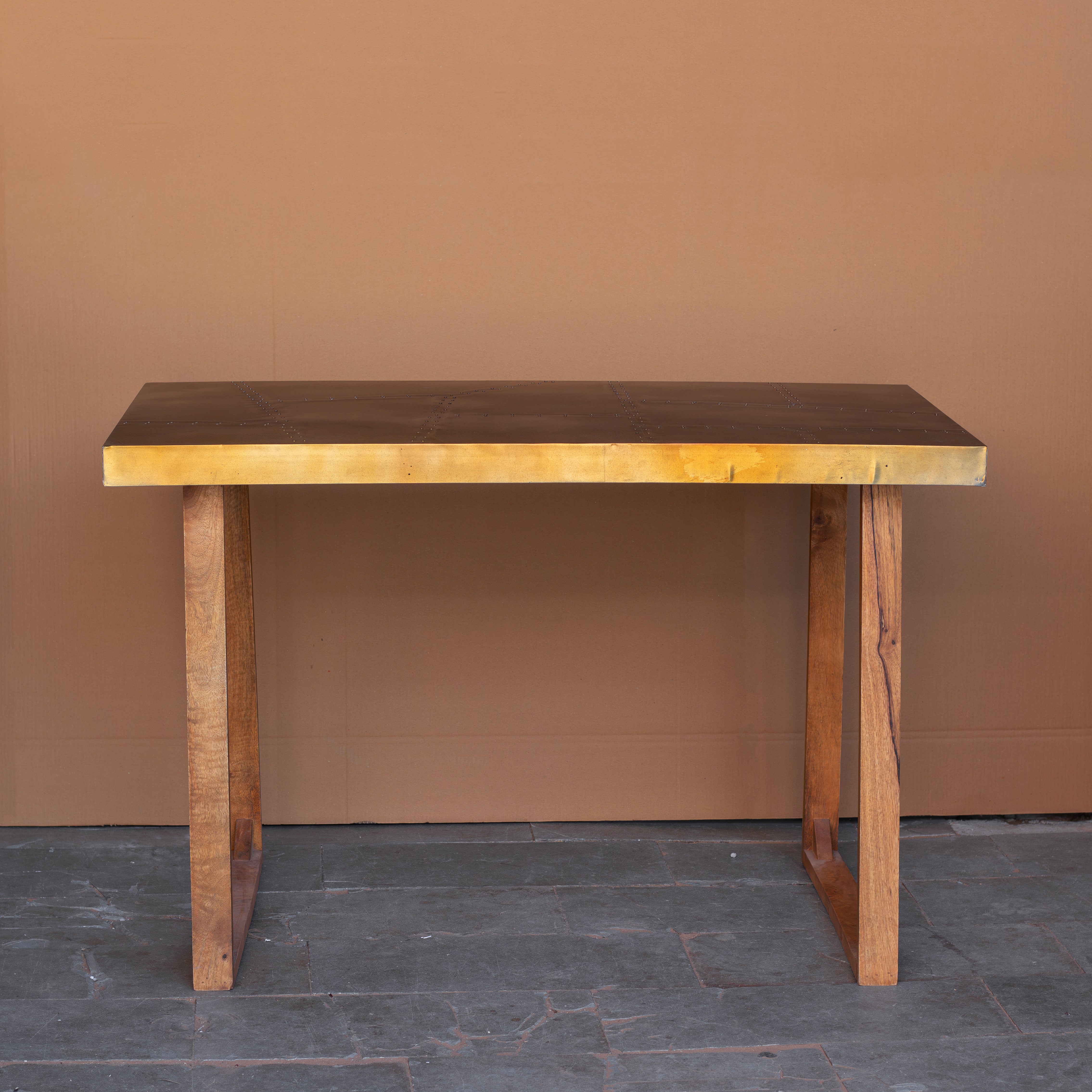 Aurivelle Artisan Luxury Brass-Top Console Table with Sculpted Solid Wood Frame Console Table