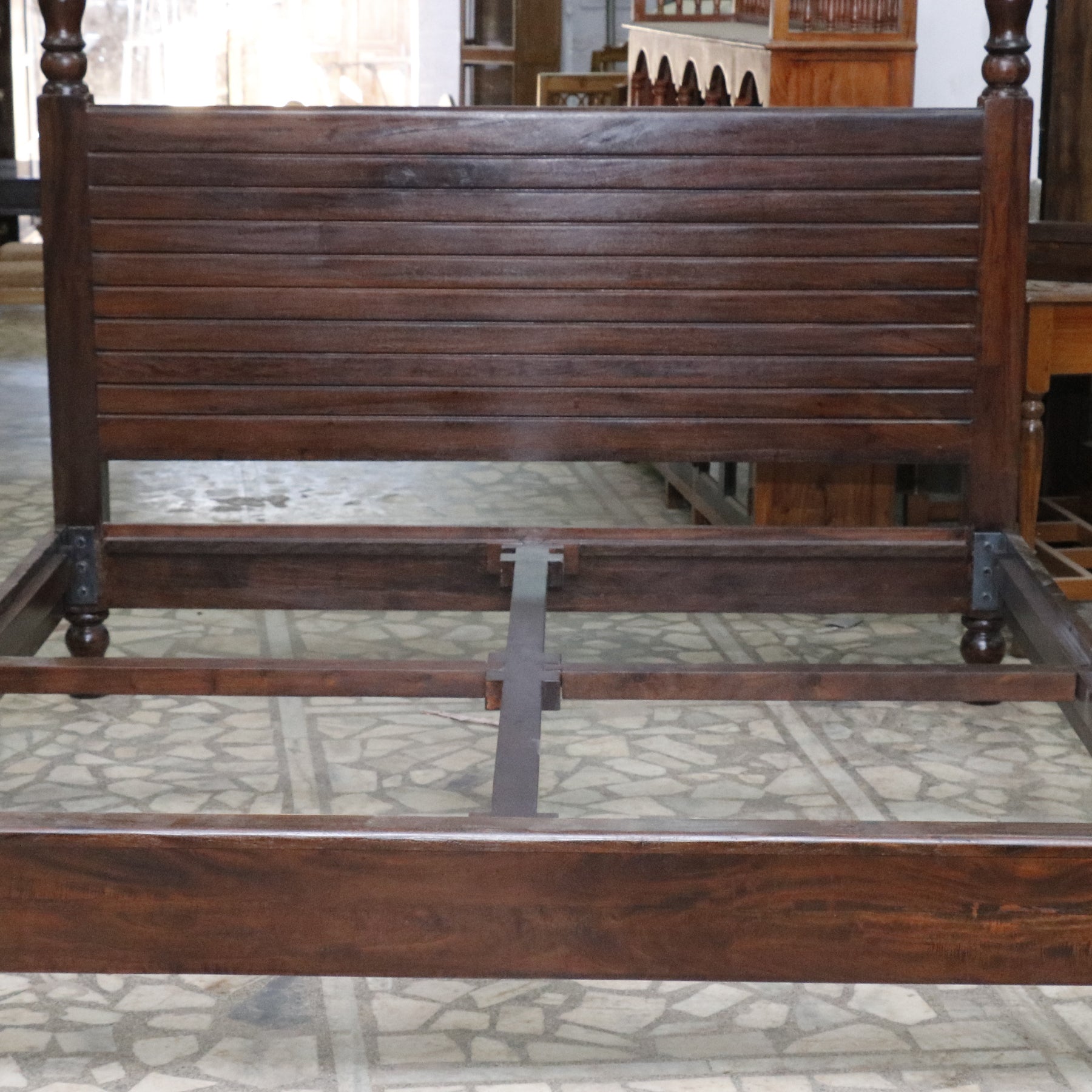 Traditional Southern Canopy Bed Bed