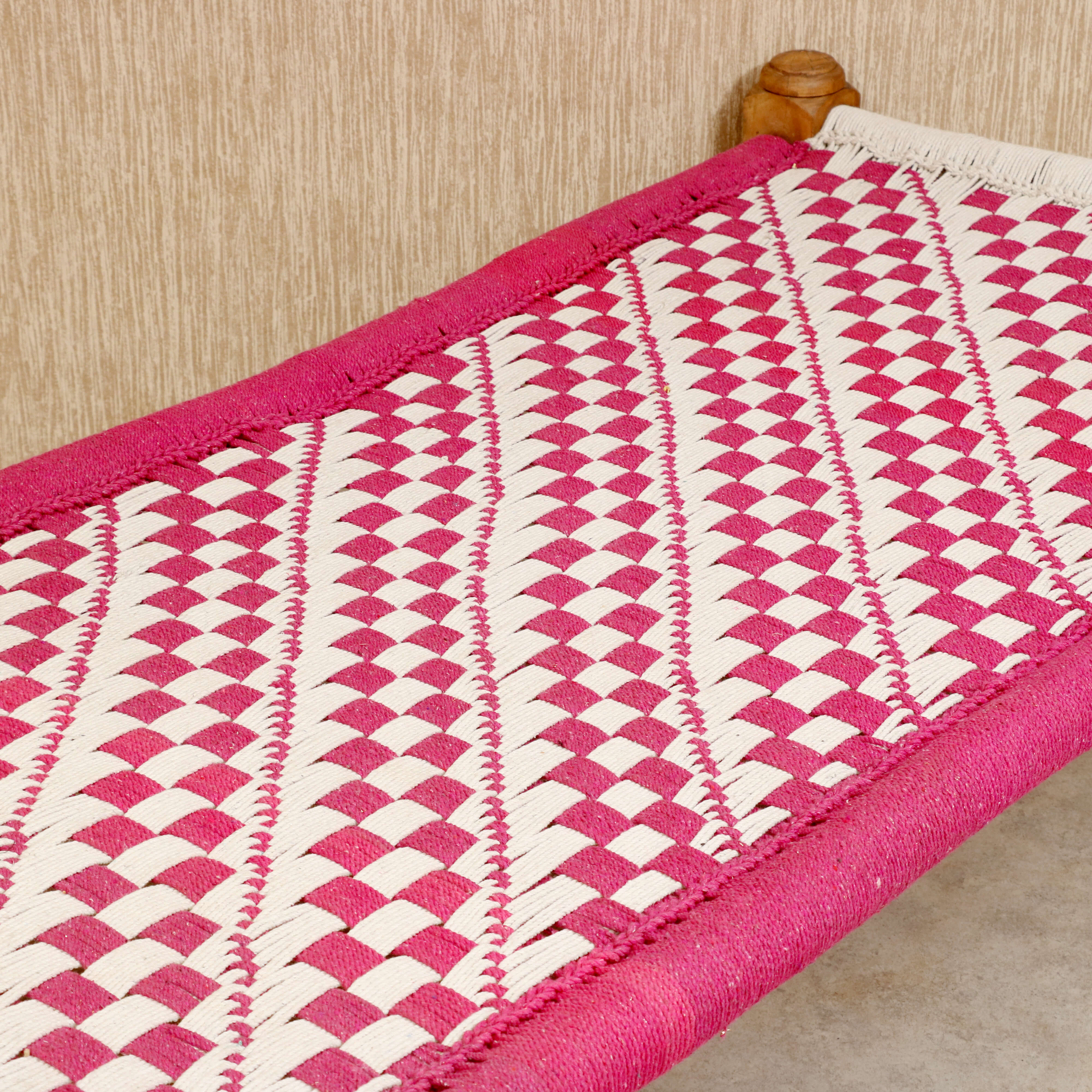 Traditional Wooden Day Bed Daybed