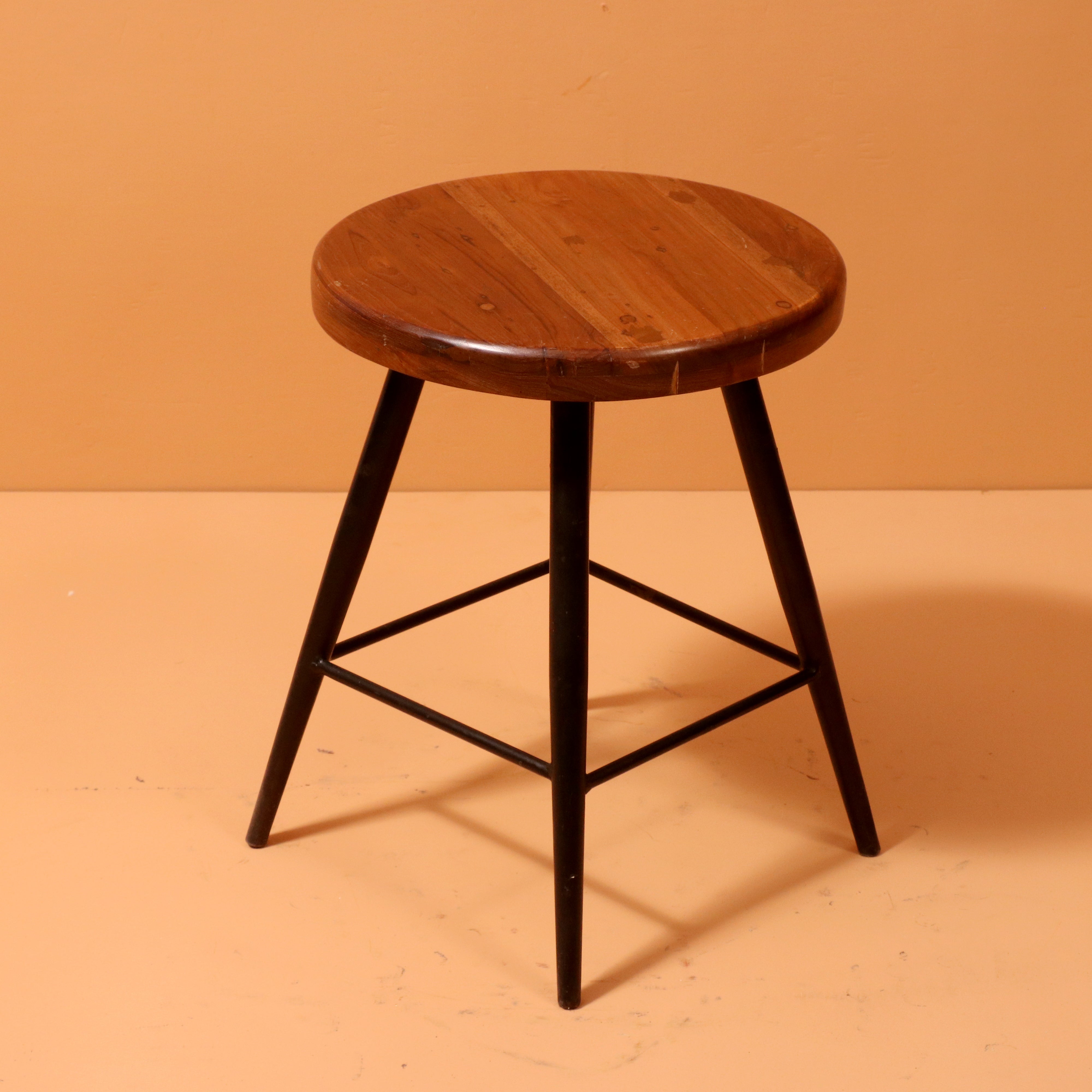 Rounded Stool with Cool Legs Stool
